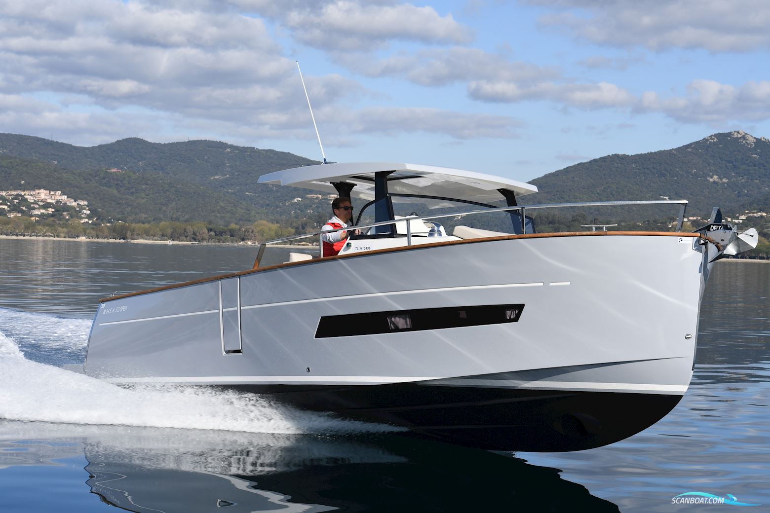 Rhéa 32 Open