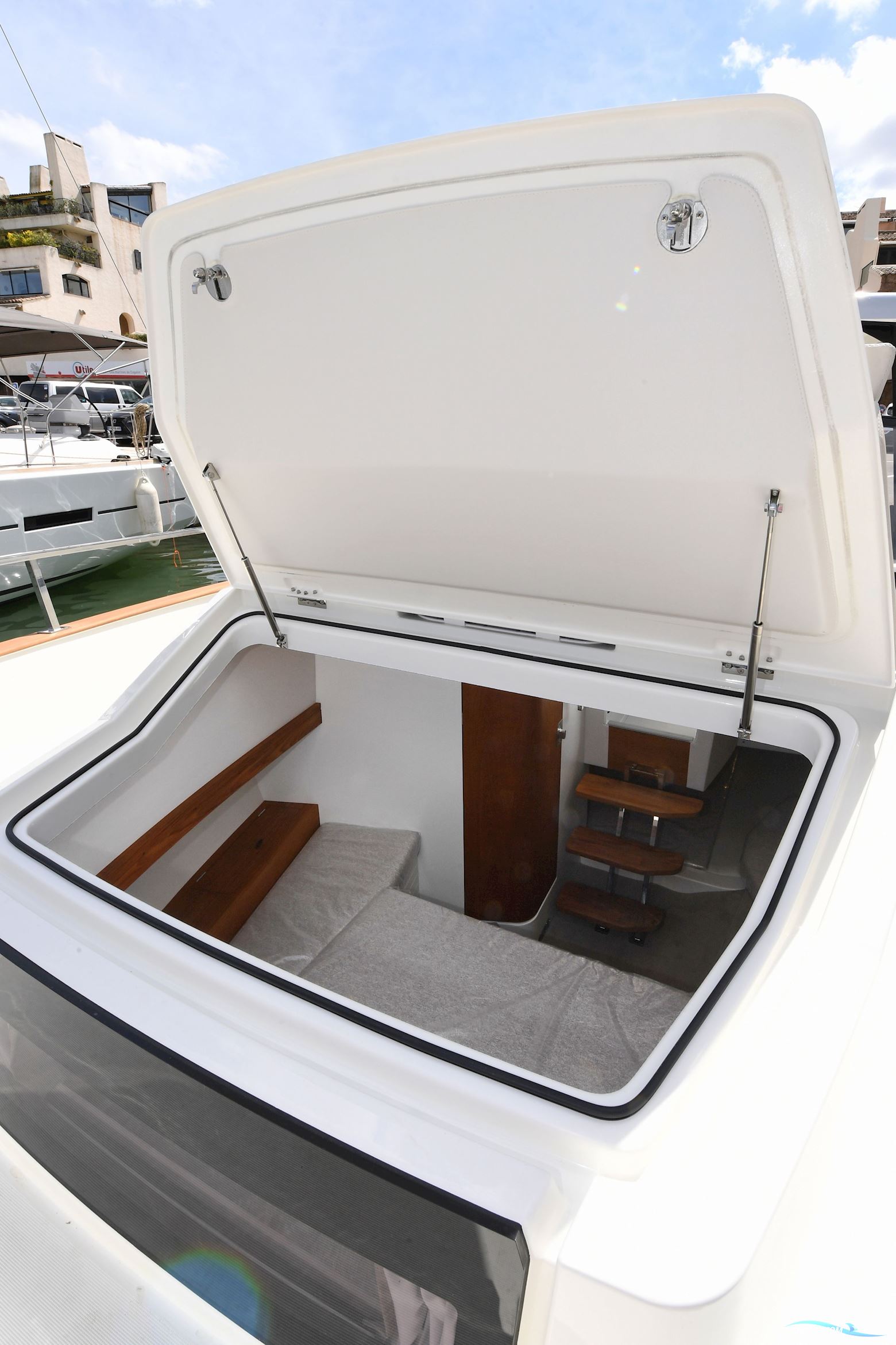Rhéa 32 Open