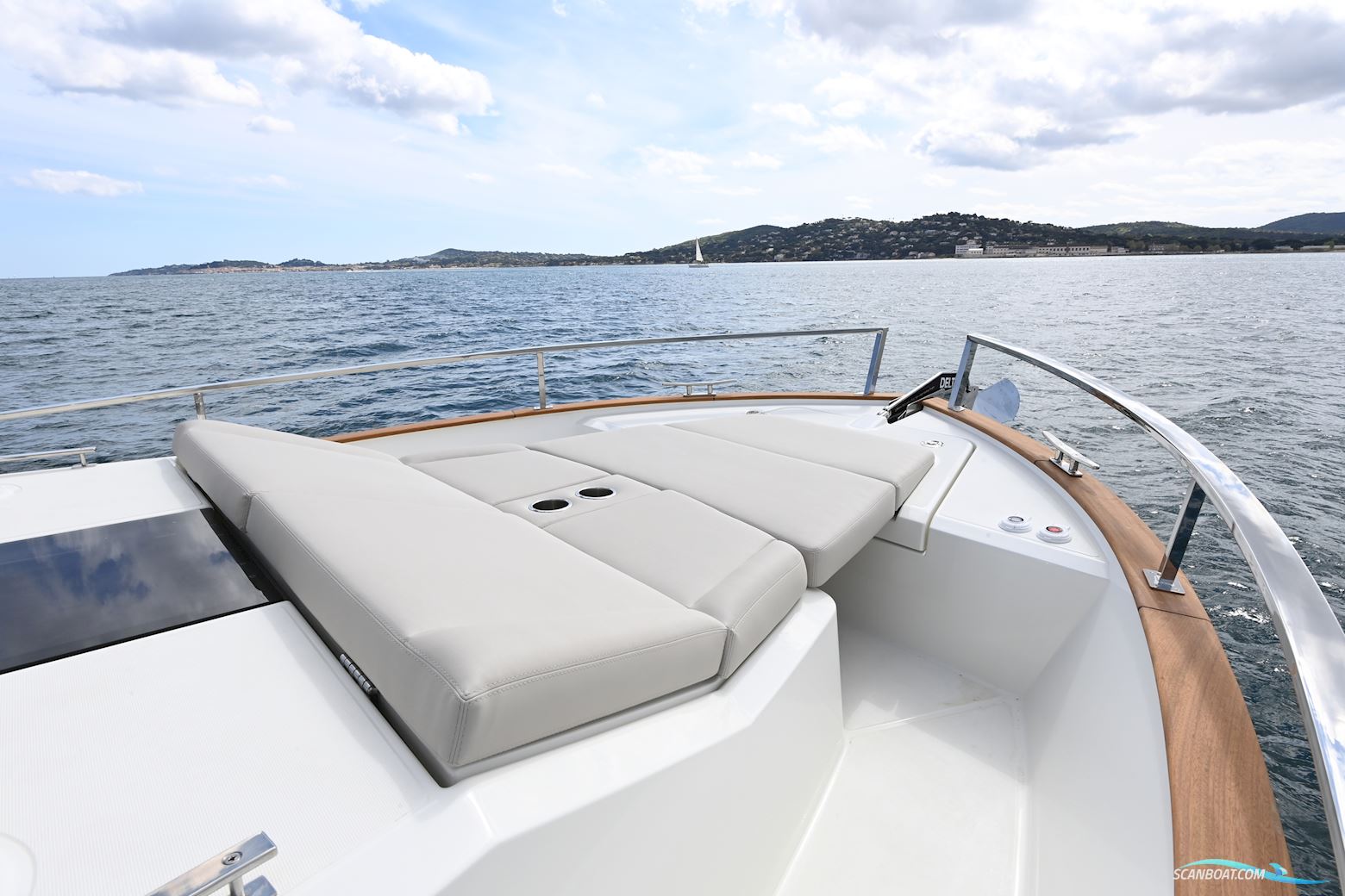 Rhéa 32 Open