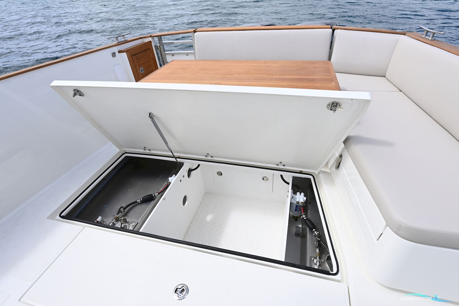 Rhéa 32 Open