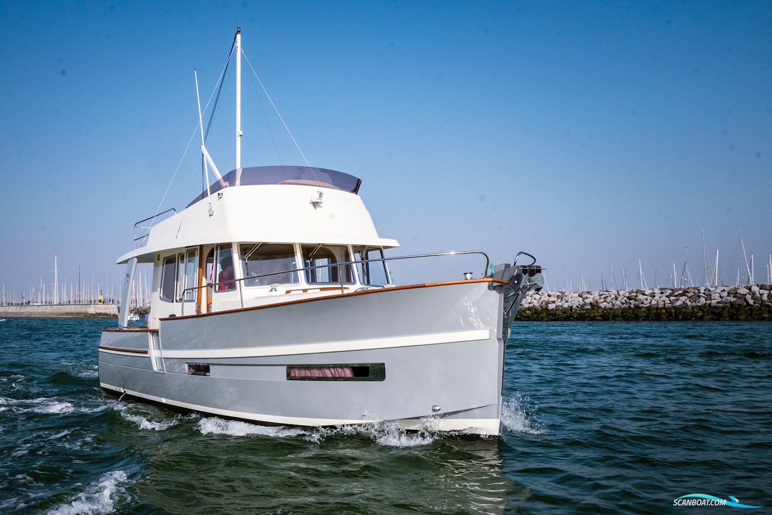 Rhéa 34 Trawler Motorboten 2024, France