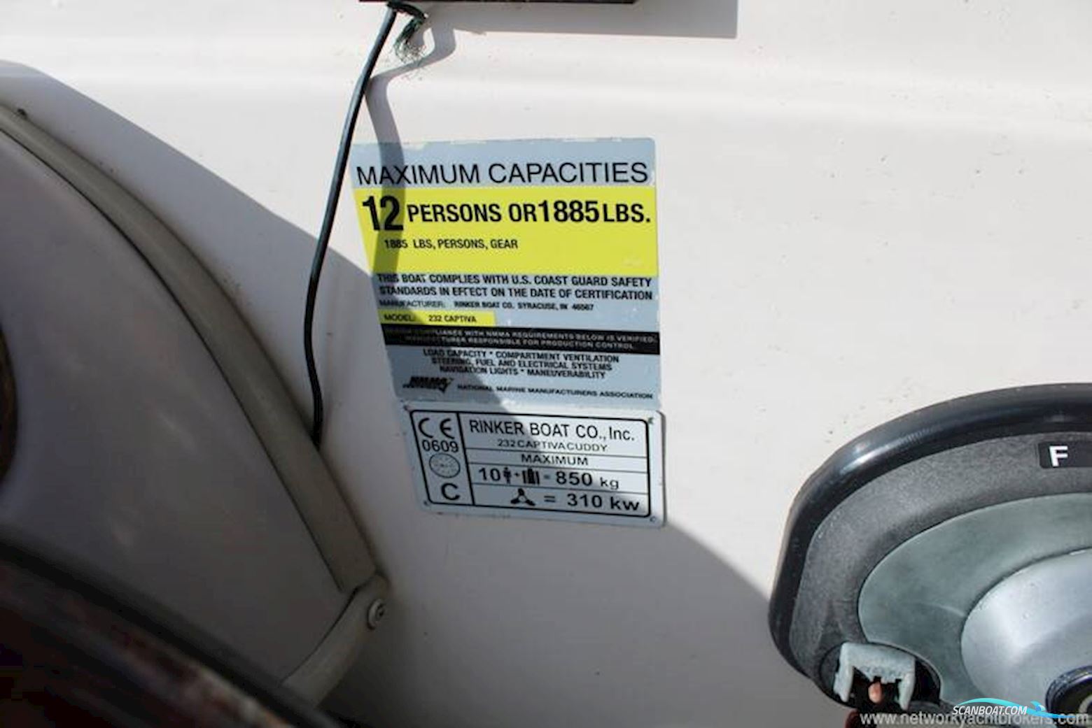 Rinker 232 Captiva