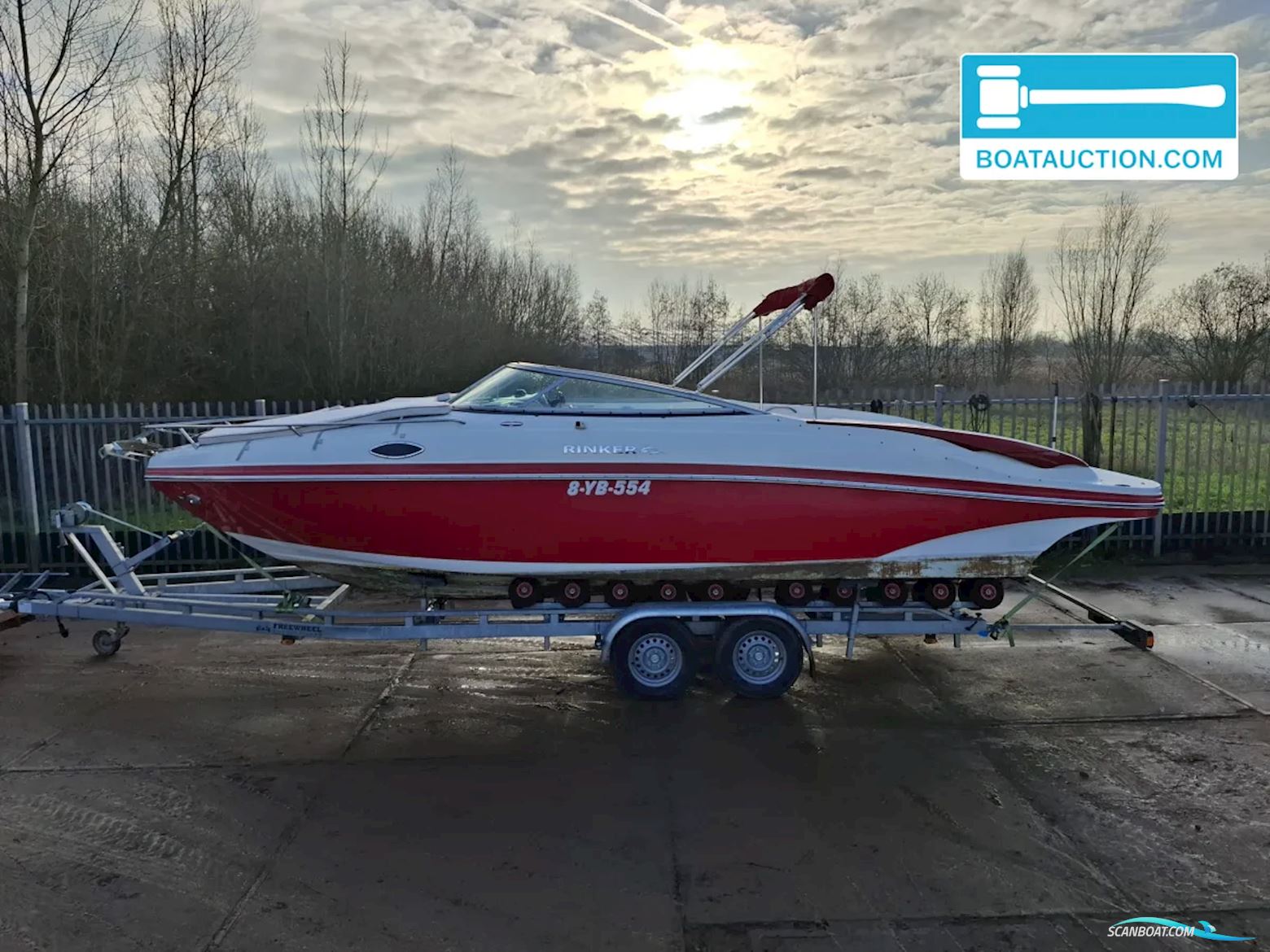 Rinker 246 Captiva Cuddy