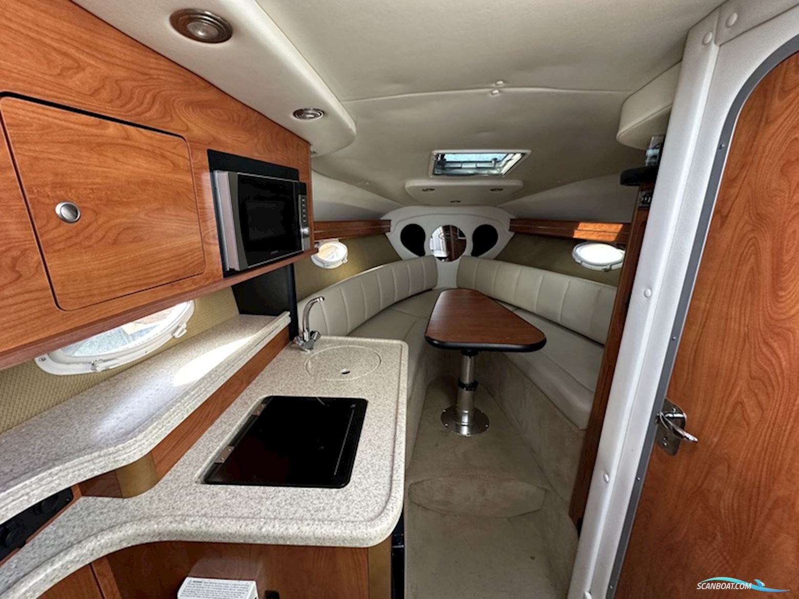 Rinker 260 express cruiser