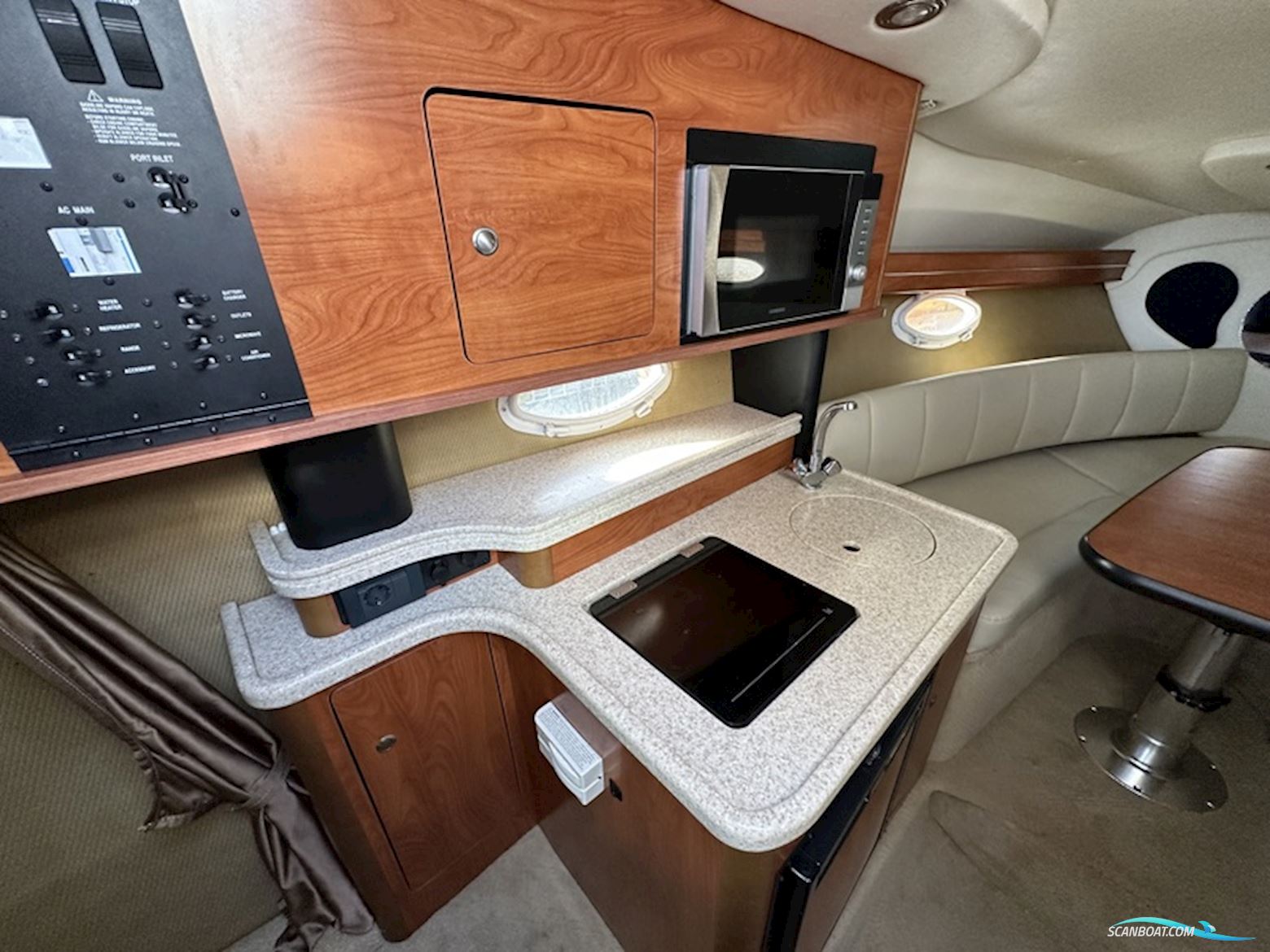 Rinker 260 express cruiser