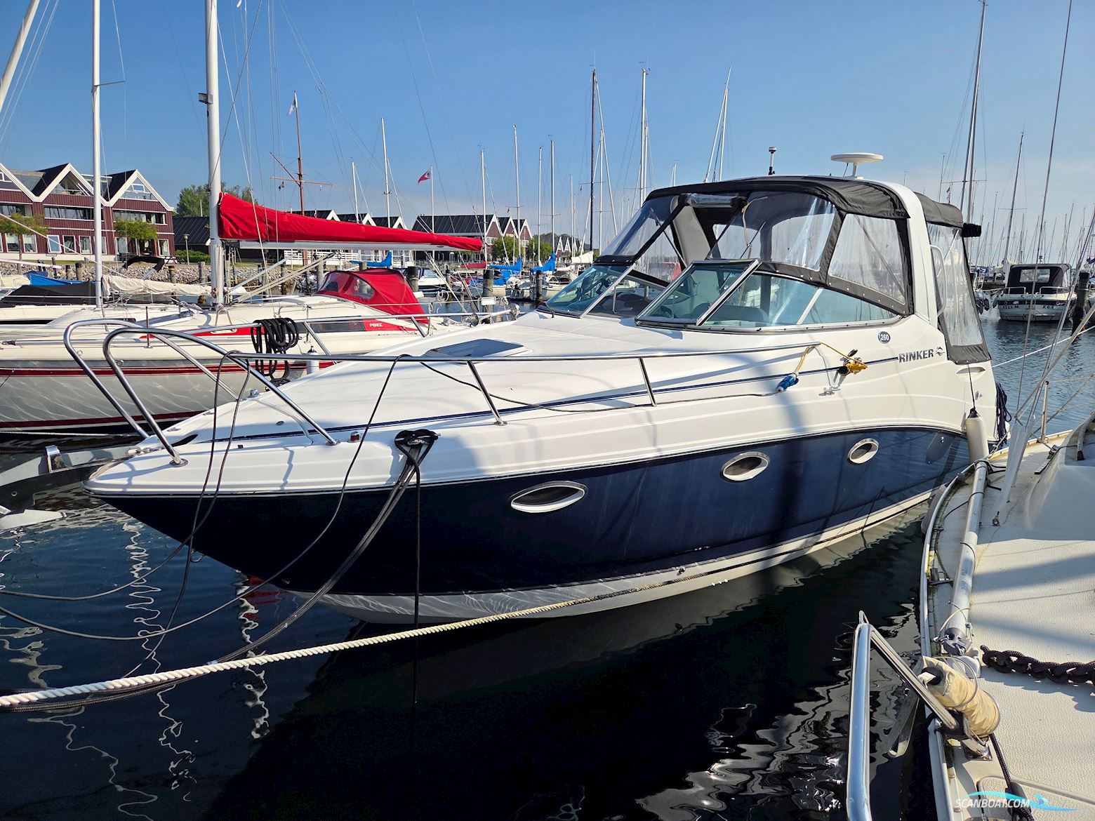 Rinker 260 Express Cruiser Motorboten 2012, met Mercruiser motor, Denemarken