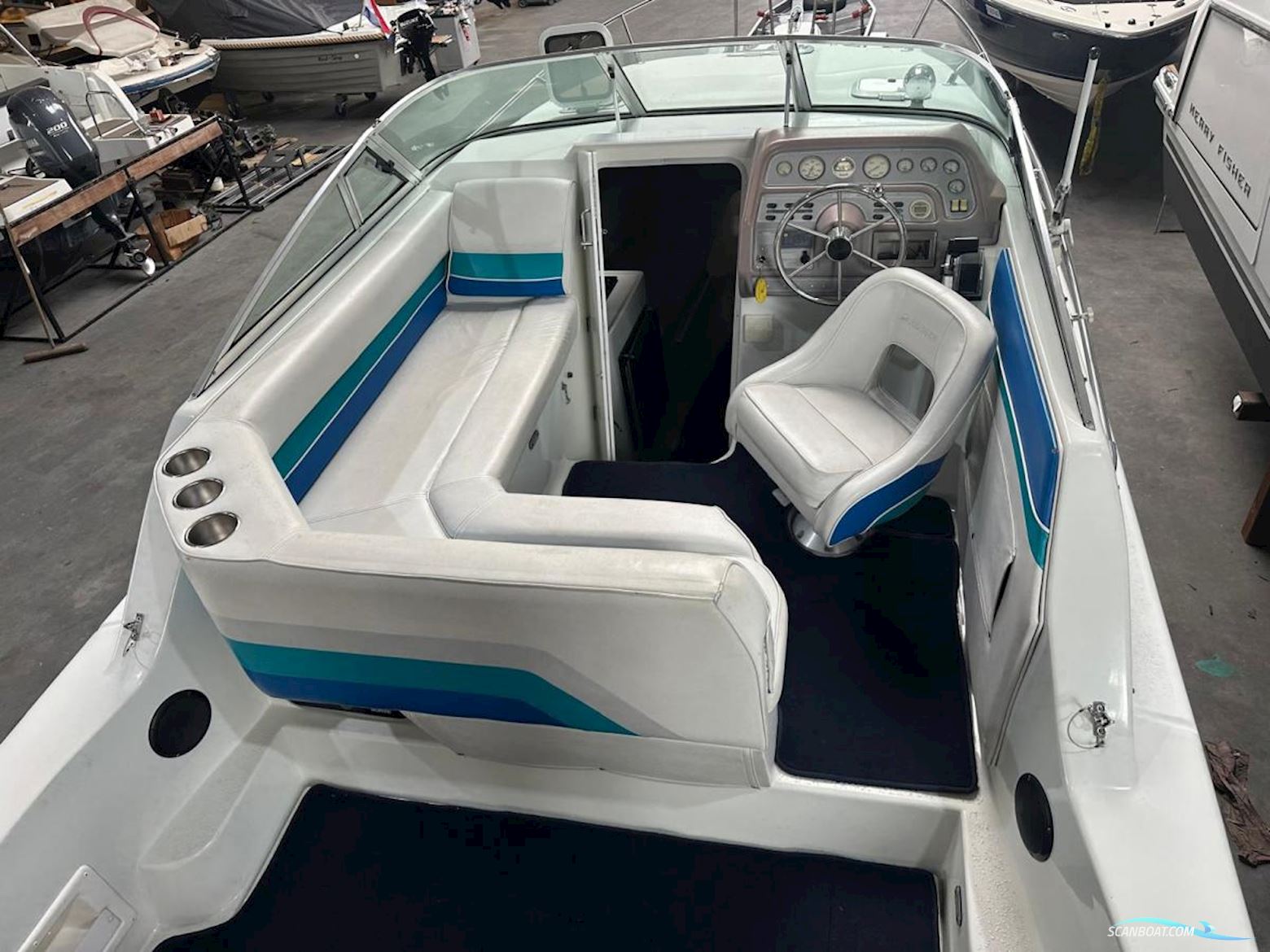 Rinker 260 FIESTA FEE