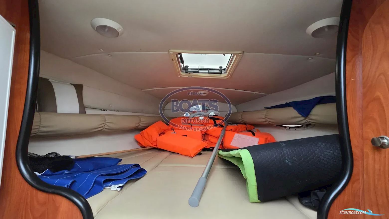 Rinker 262 Captiva Cuddy