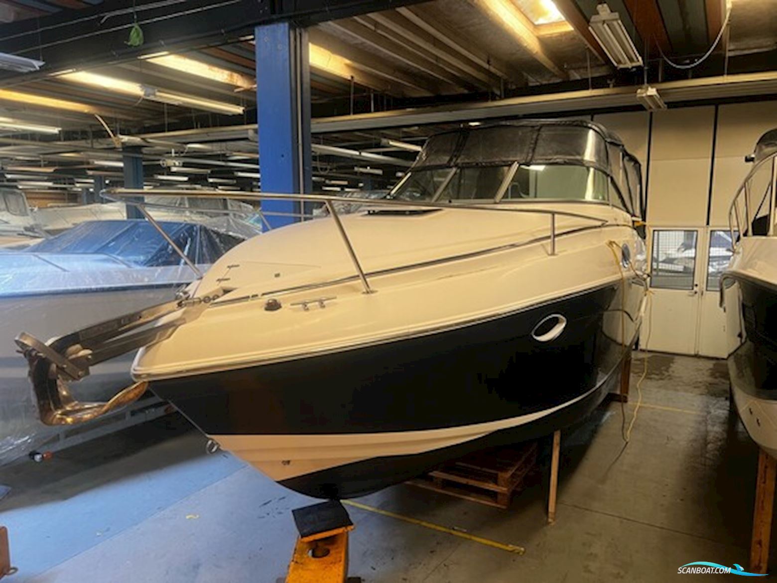 Rinker 27 Fiesta Vee, Volvo Penta 5.7 (Ferskvandskølet)
