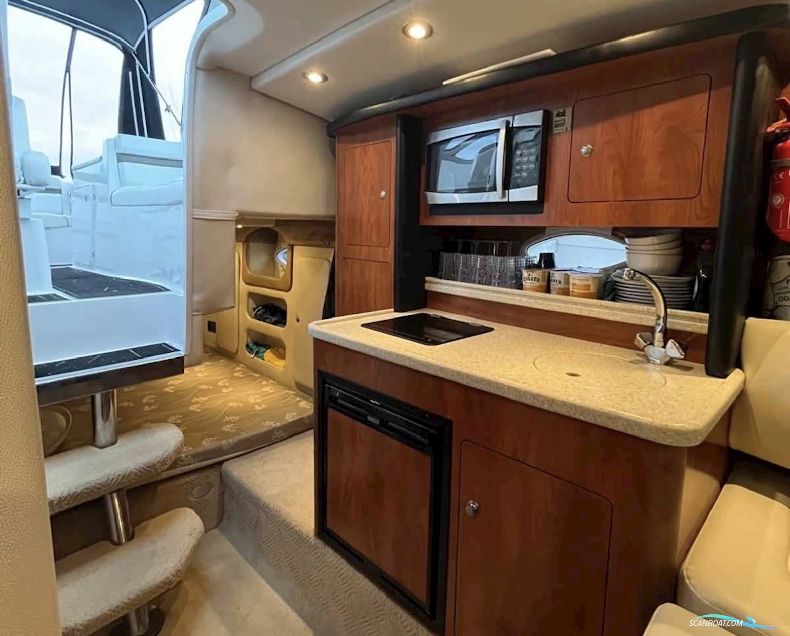 Rinker 280 Cabin Cruiser