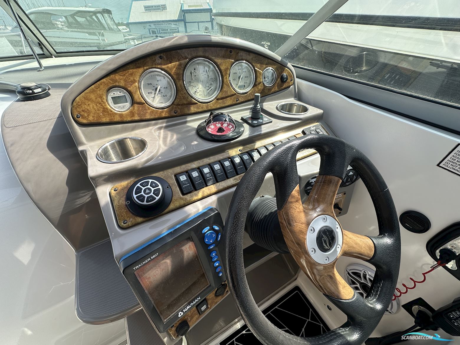 Rinker 280 Cabin Cruiser