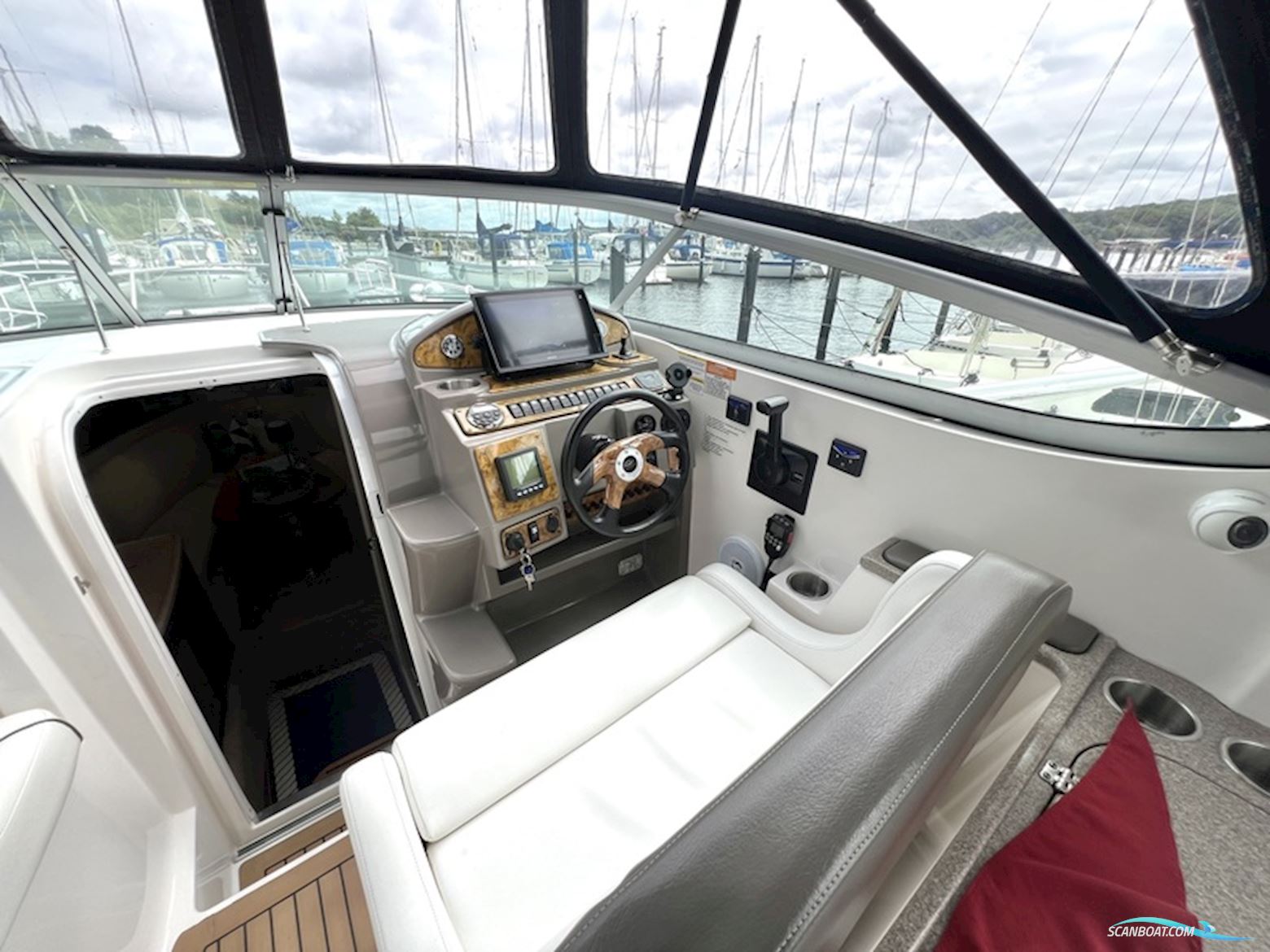 Rinker 280 Express Diesel