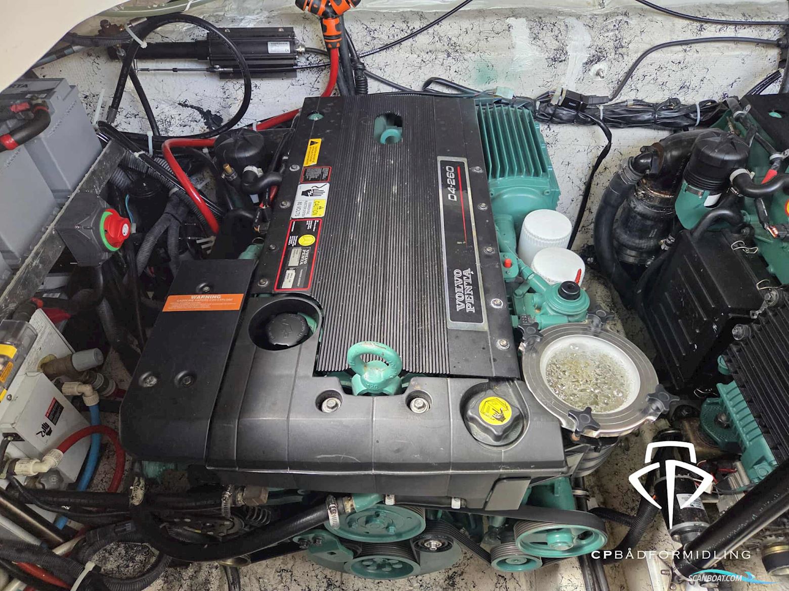 Rinker 360 Fiesta Vee