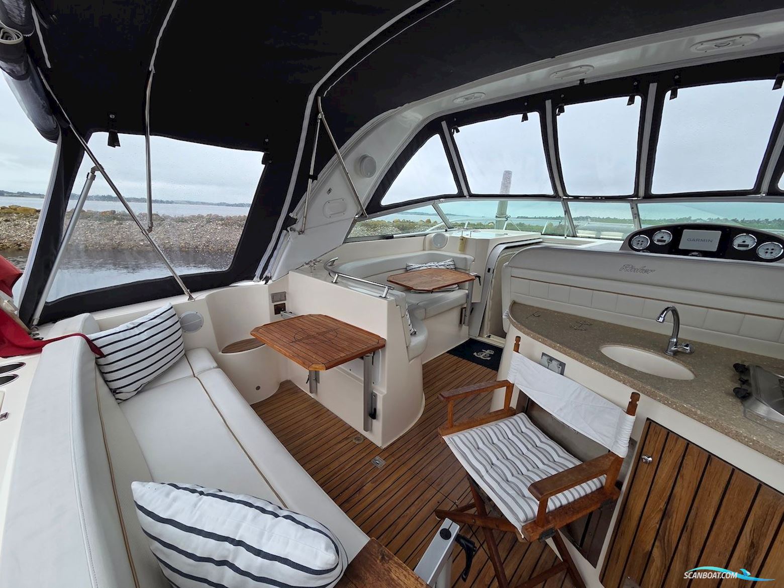 Rinker 360 Fiesta Vee