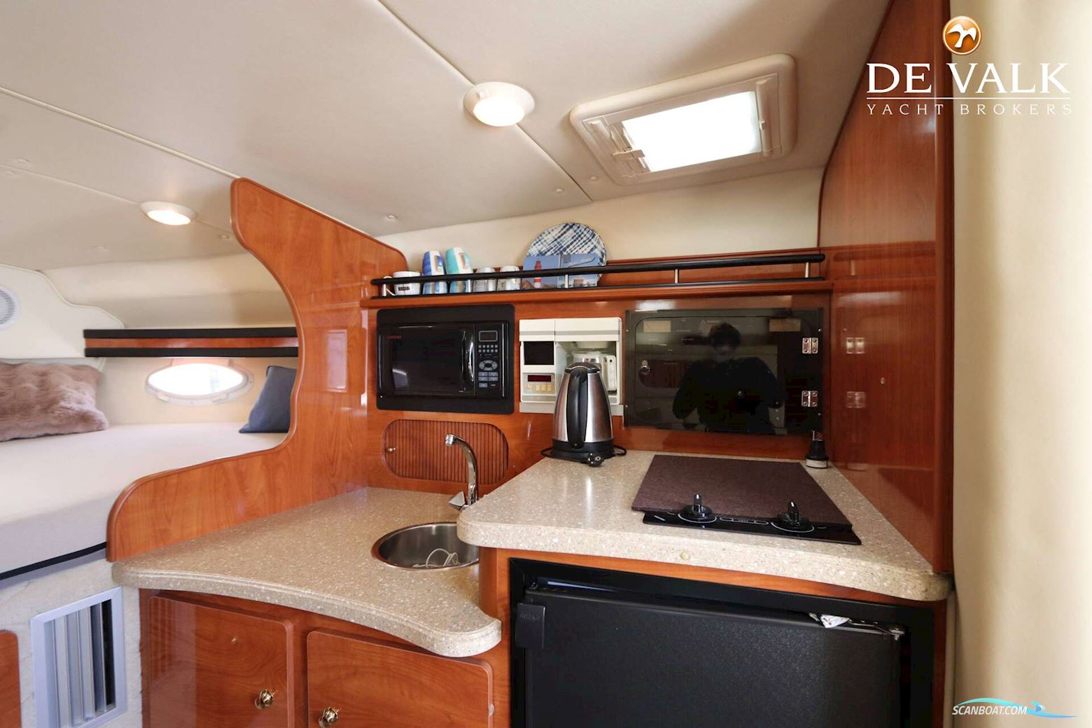 Rinker Fiesta Vee 320