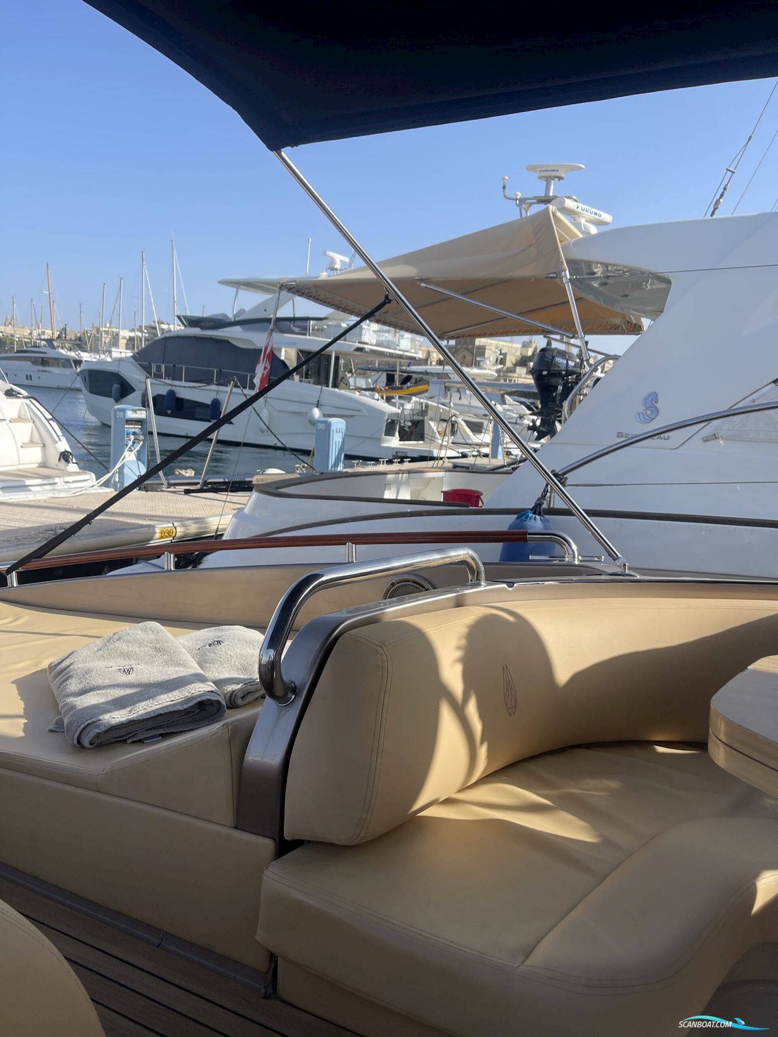 Riva 44