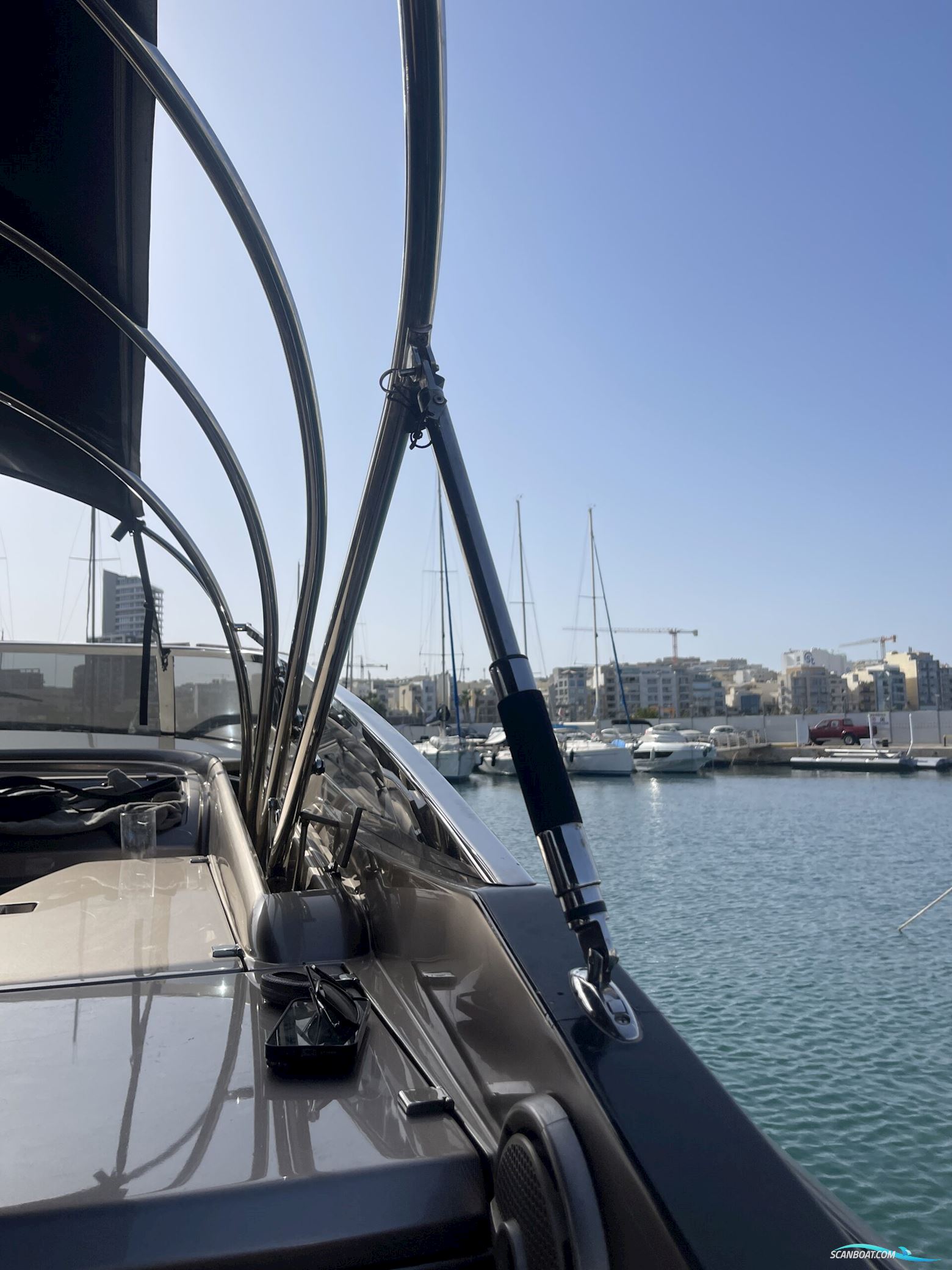 Riva 44