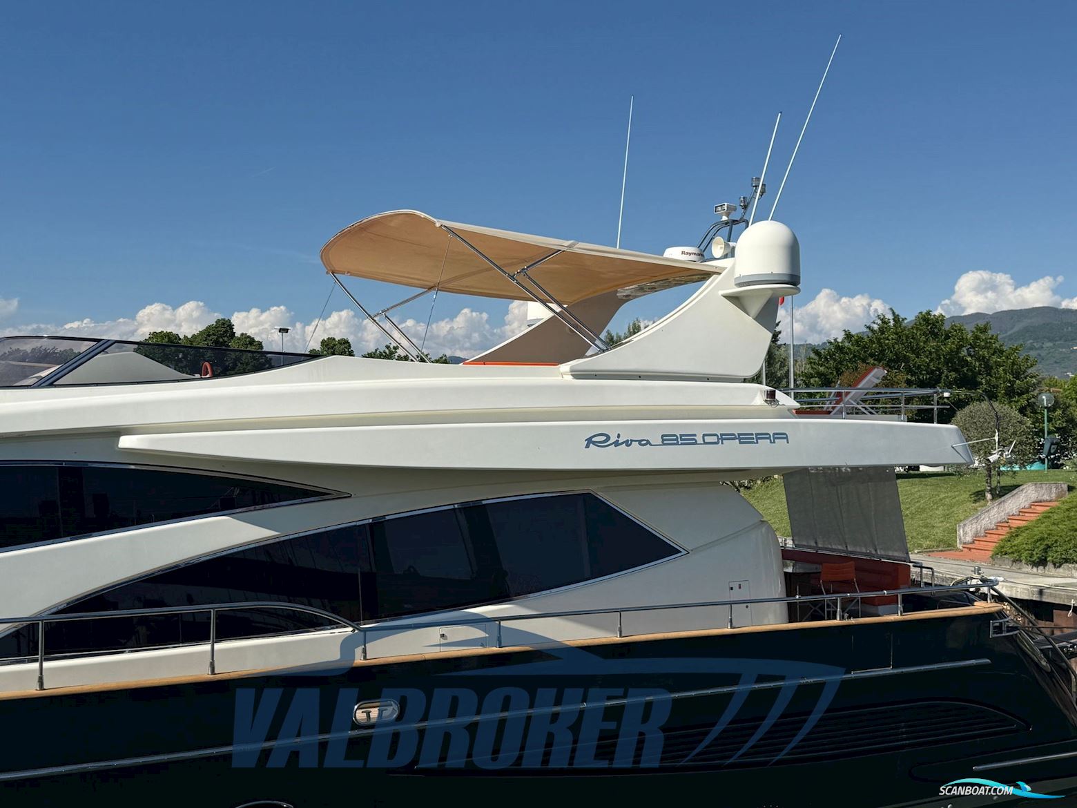 Riva 85 Opera
