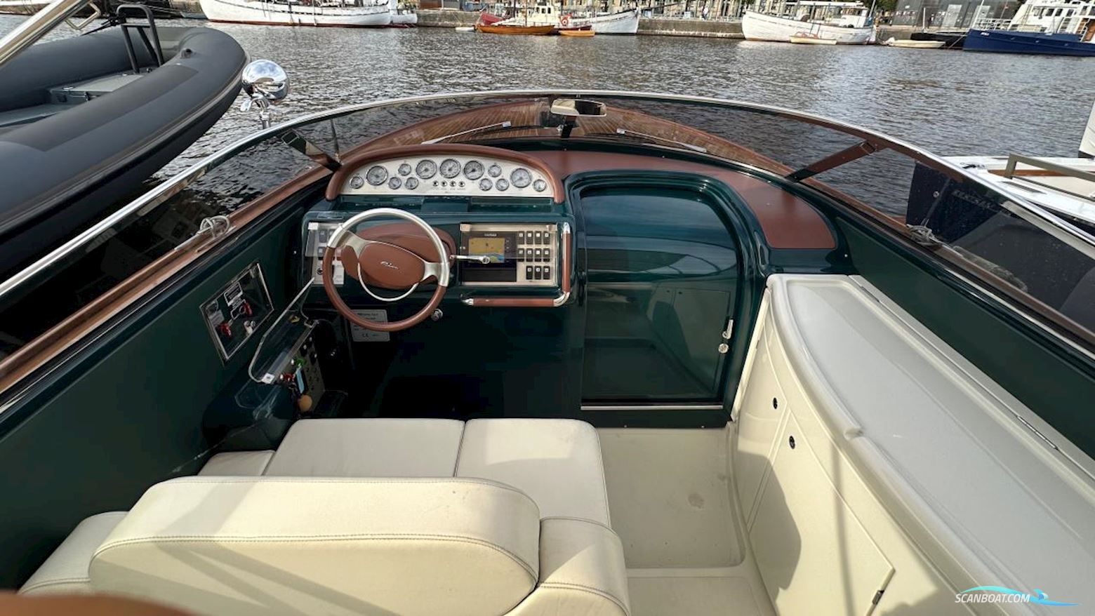 Riva AQUA 33
