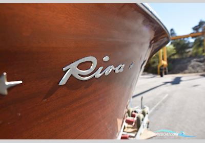 Riva Riva Ariston Motorboten 1964, met Chris Craft motor, Sweden