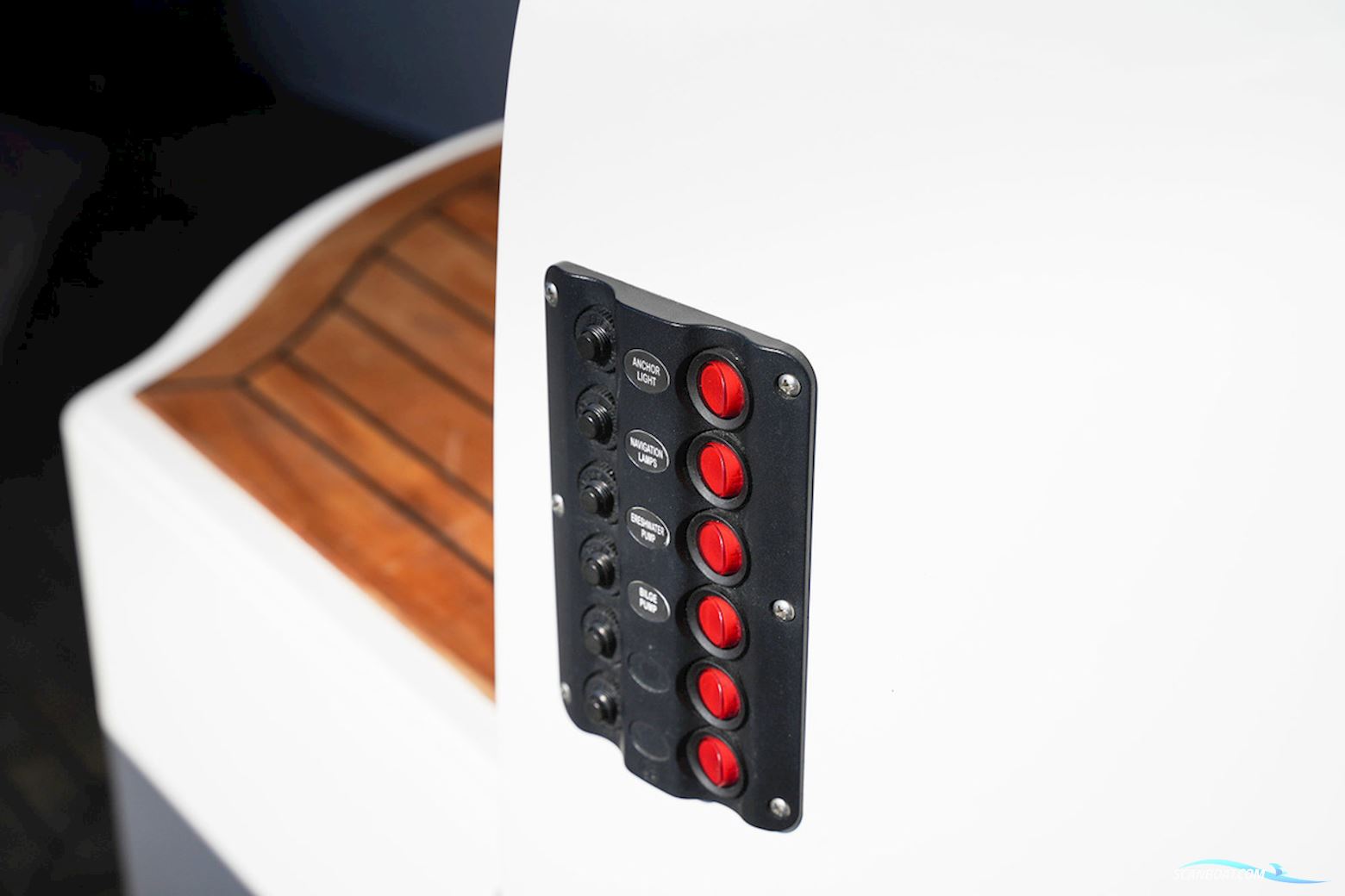 Riviera 24