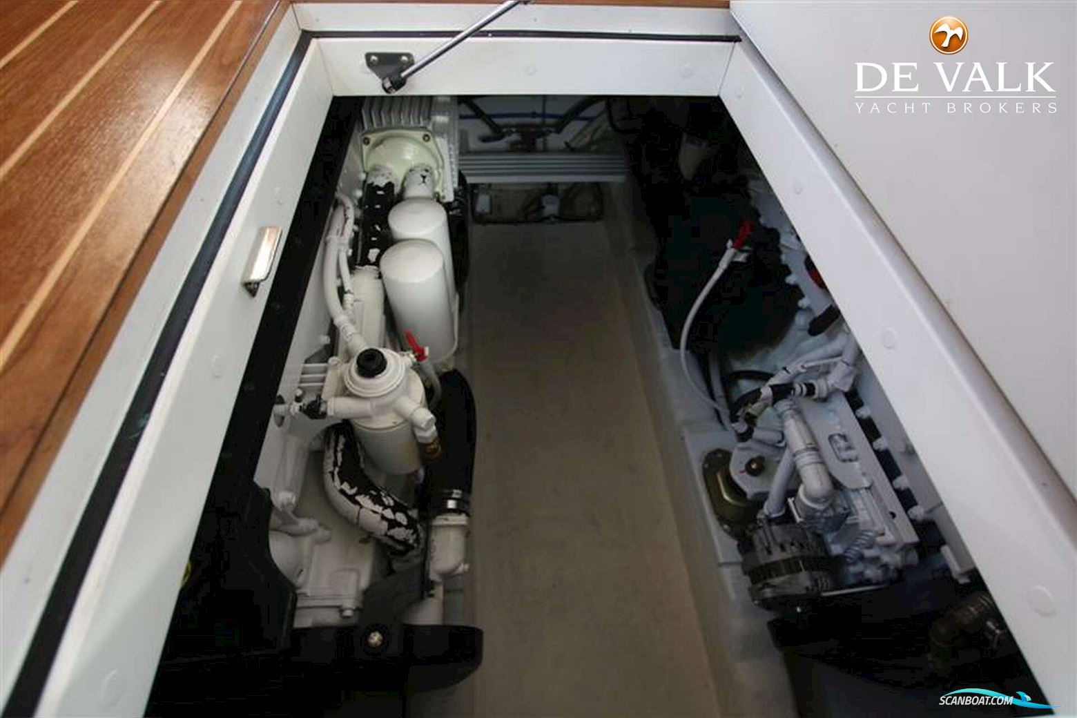 Riviera 33 Flybridge