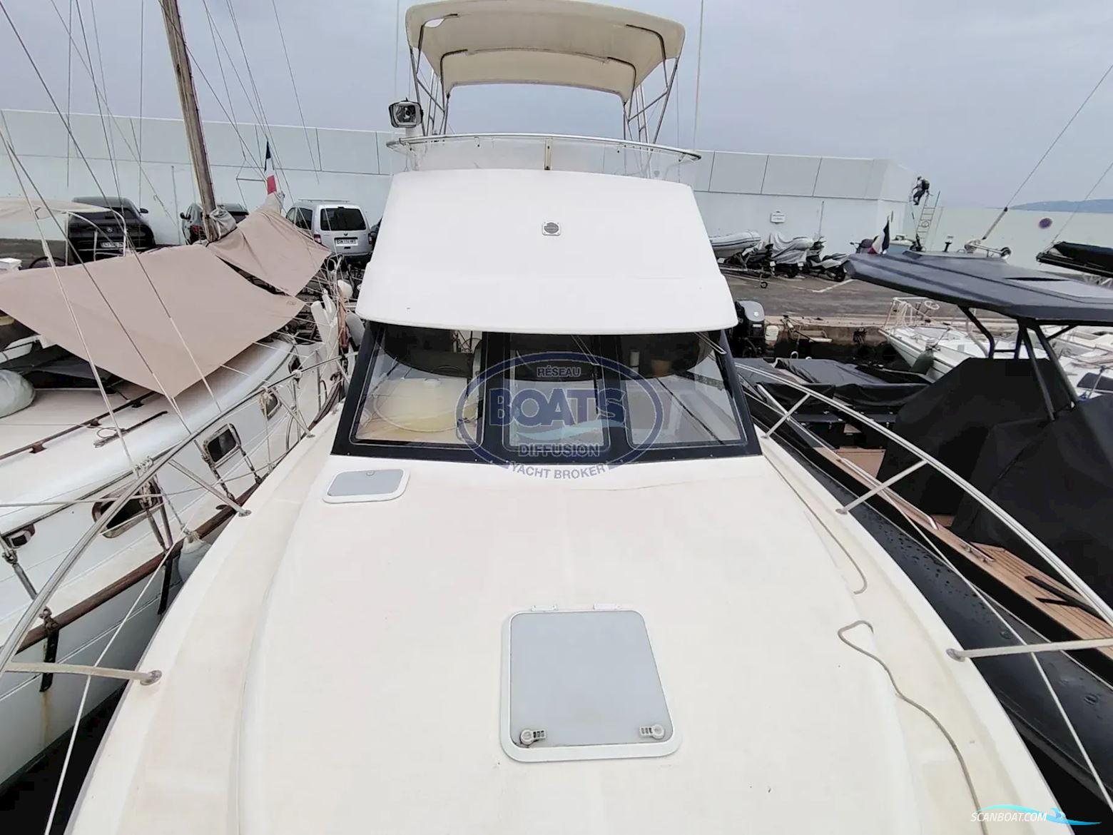 Riviera 33