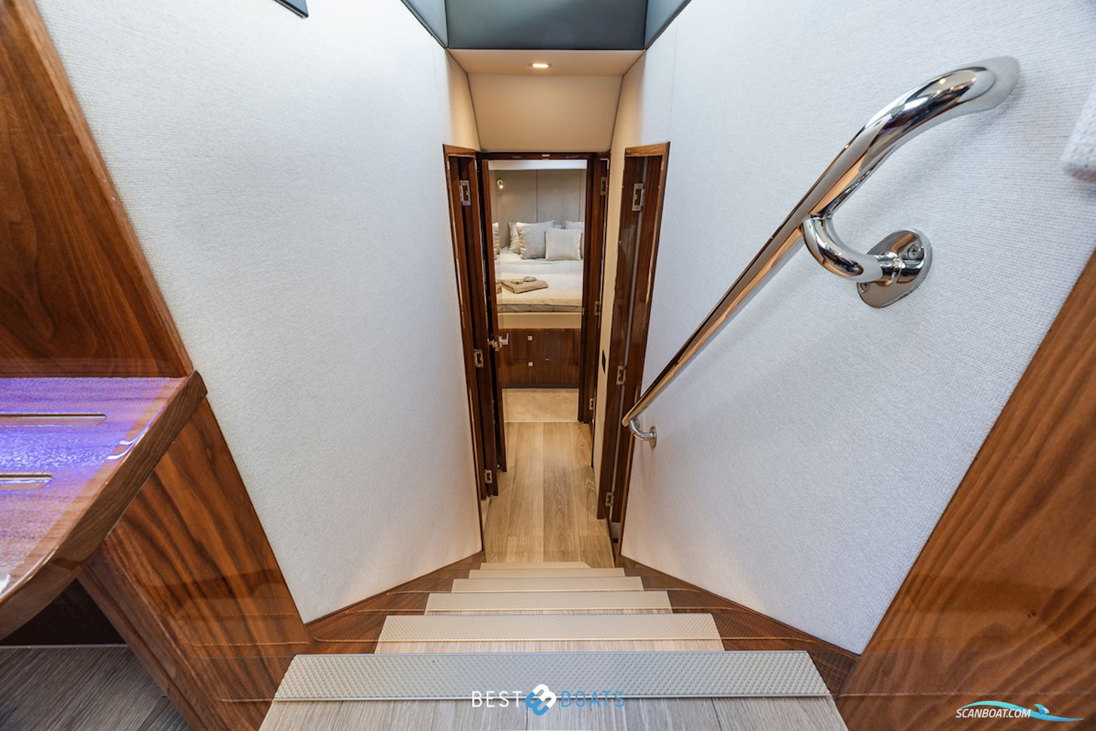 Riviera 4600 SPORT YACHT-PLATINUM EDITION