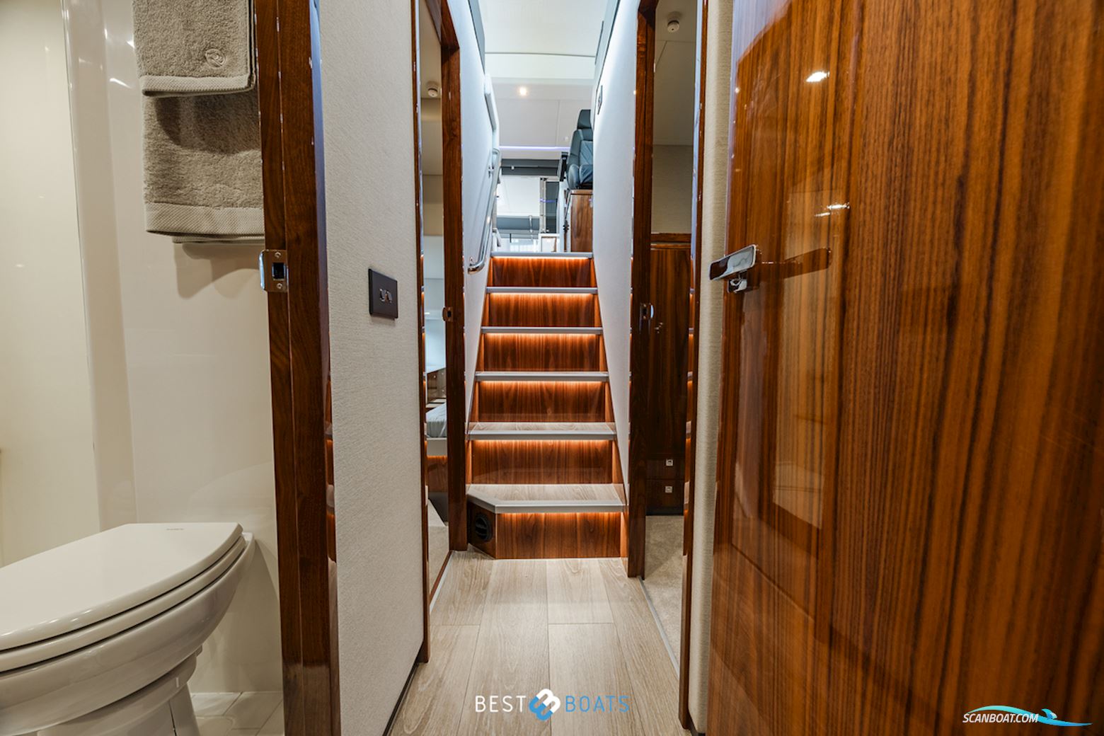 Riviera 4600 SPORT YACHT-PLATINUM EDITION