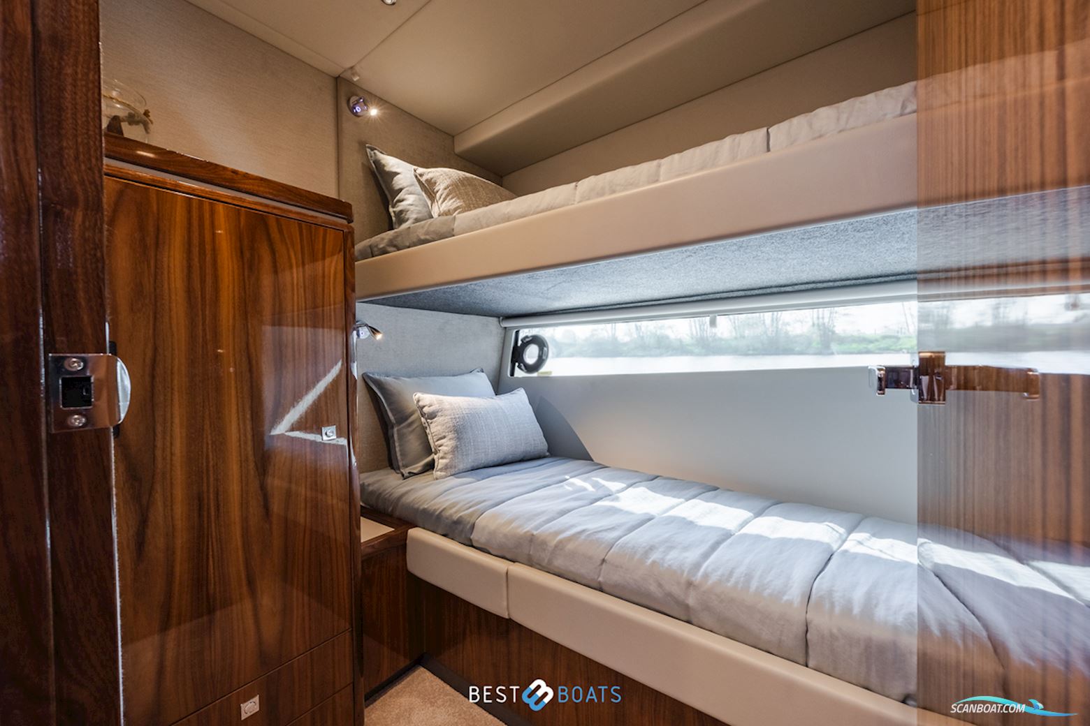 Riviera 4600 SPORT YACHT-PLATINUM EDITION