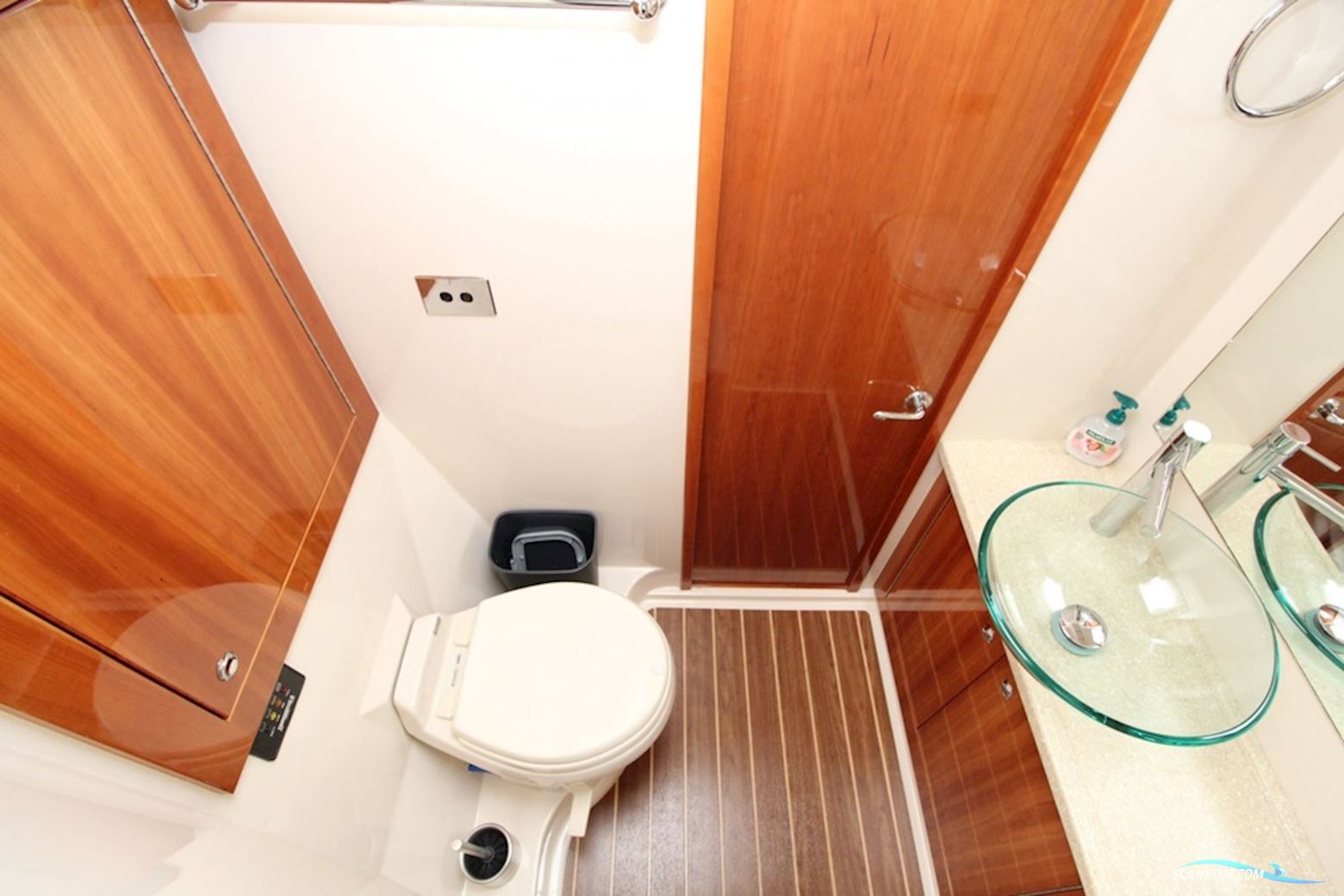 Rivièra 4700 Sport Yacht