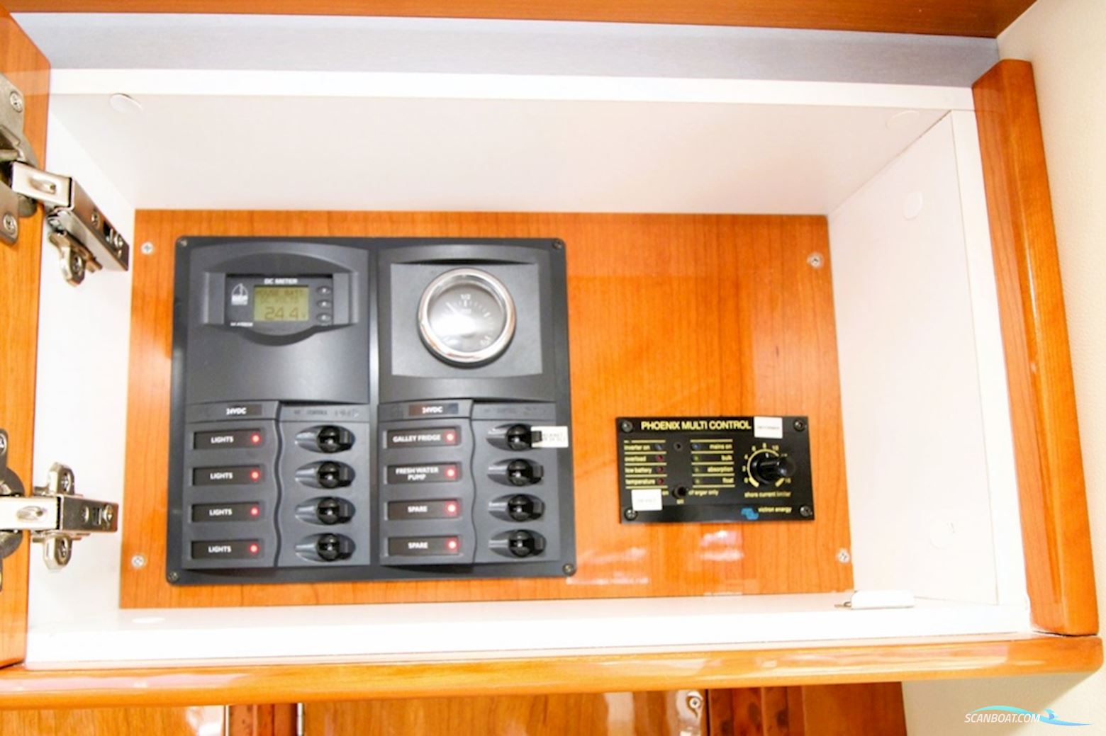 Rivièra 4700 Sport Yacht