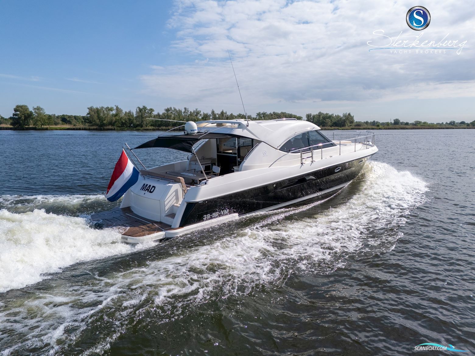 Rivièra 4700 Sport Yacht