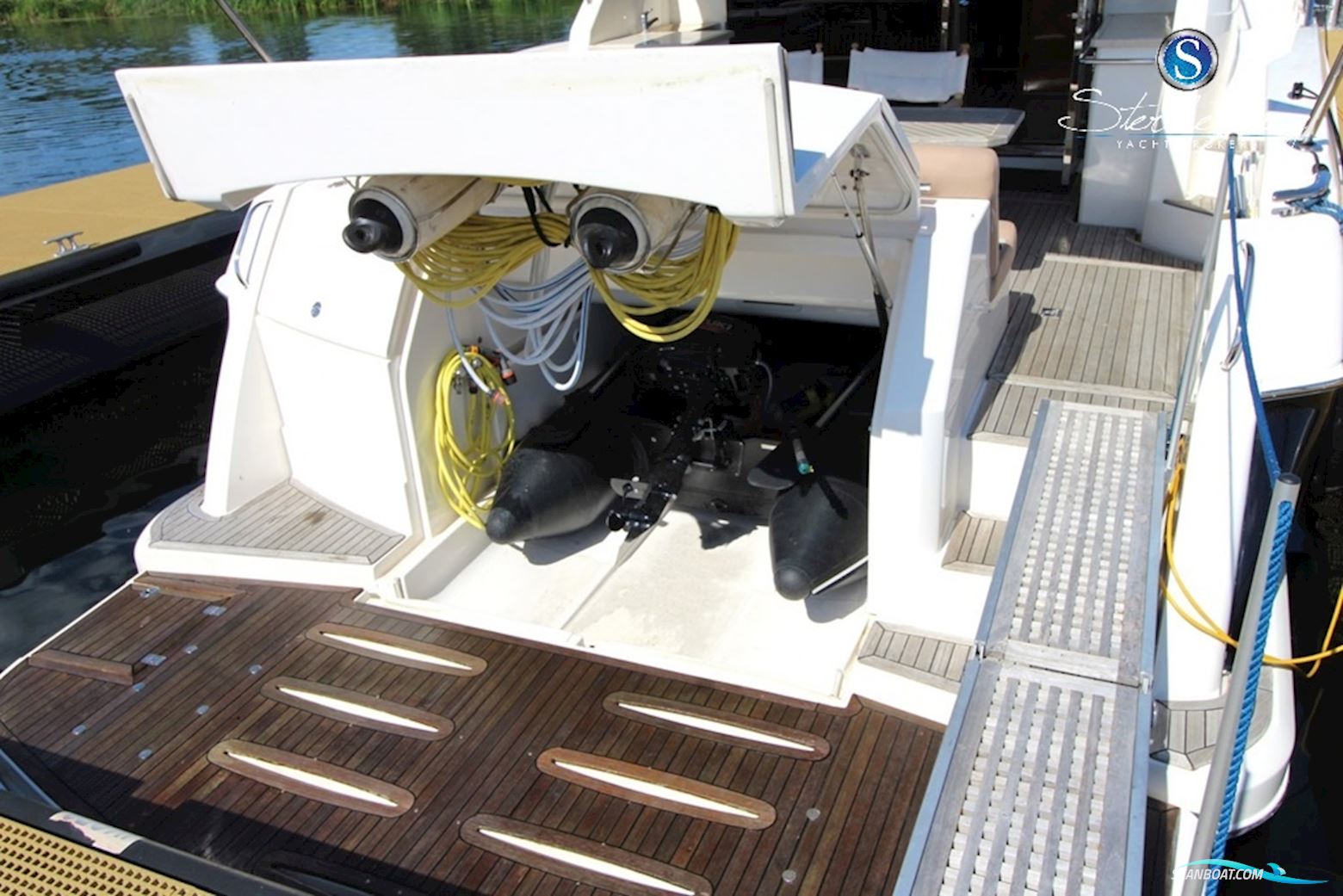 Rivièra 4700 Sport Yacht