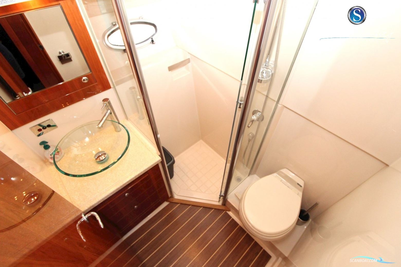 Rivièra 4700 Sport Yacht