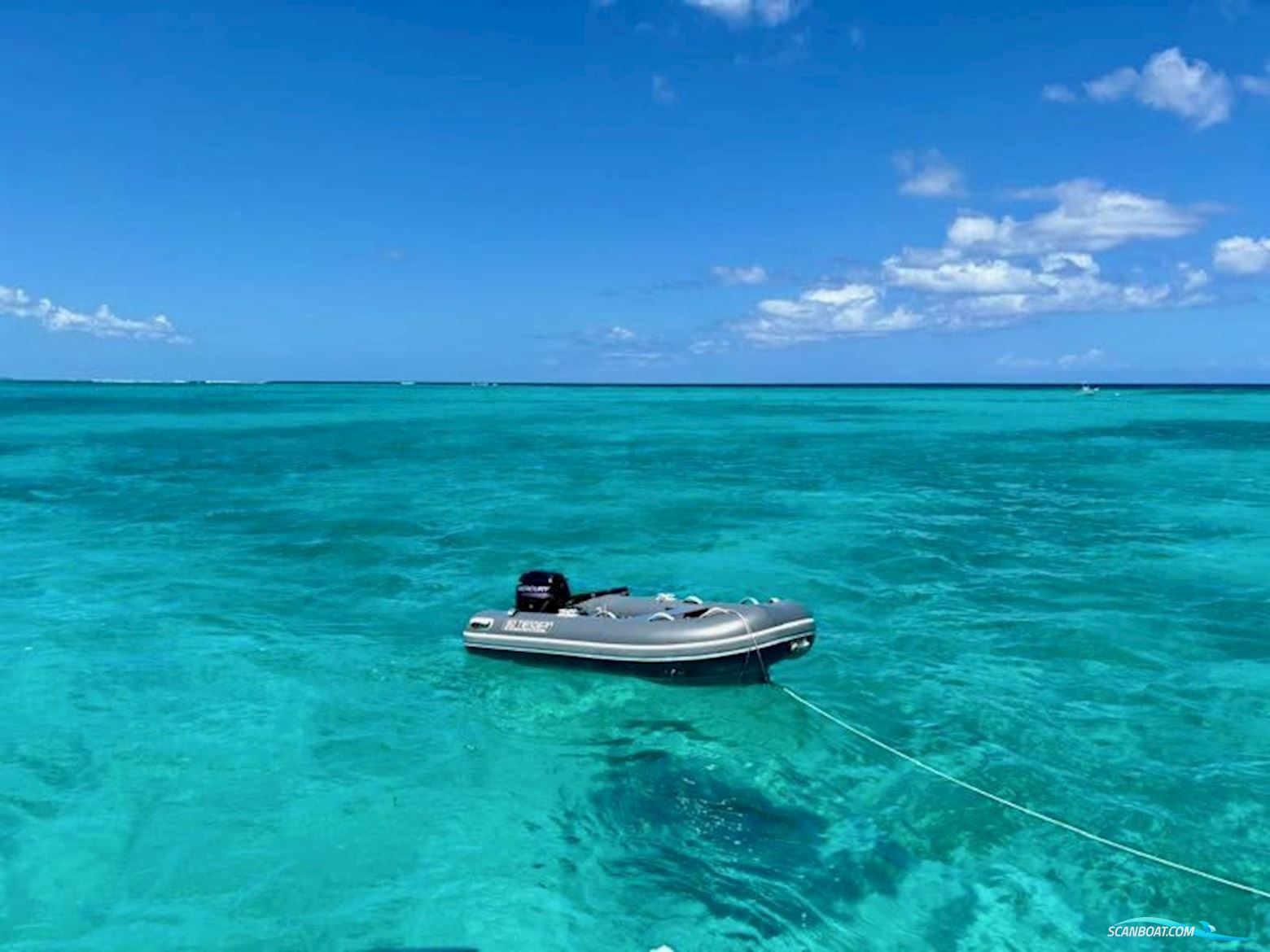 Riviera Marine 4400 SPORT YACHT