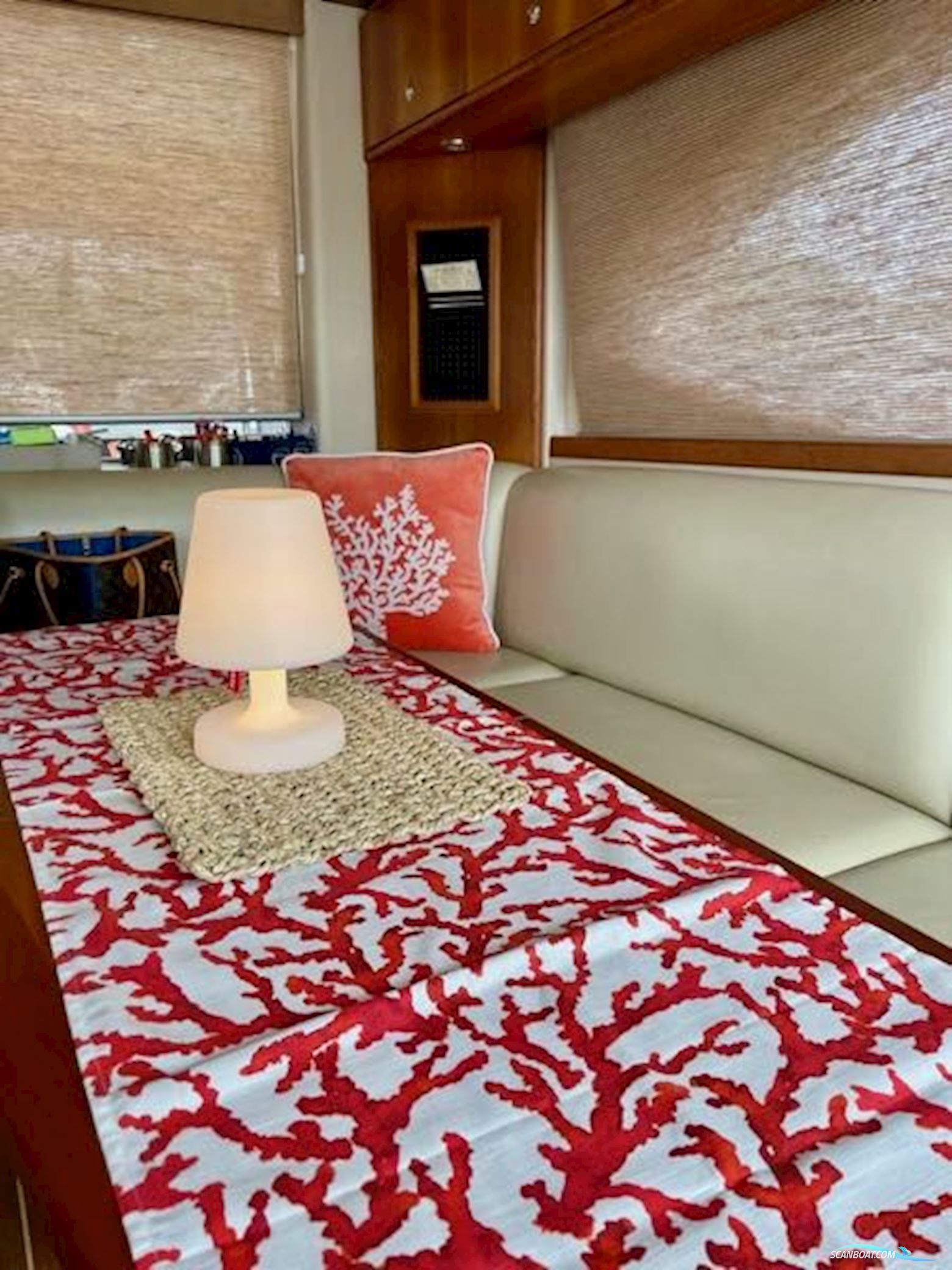 Riviera Yachts 4400 Sport Yacht