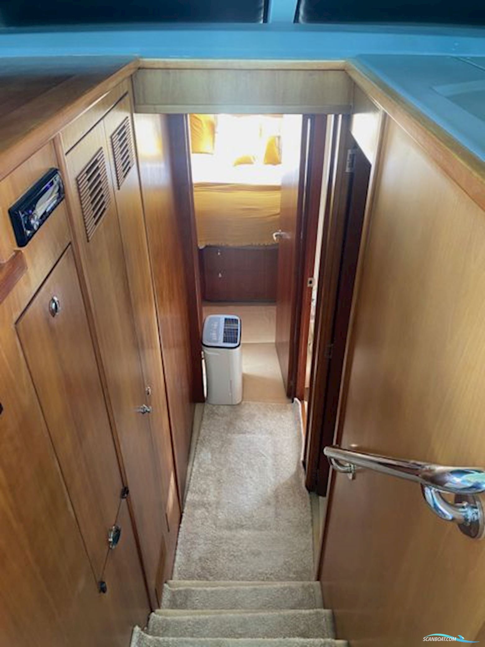 Riviera Yachts 4400 Sport Yacht