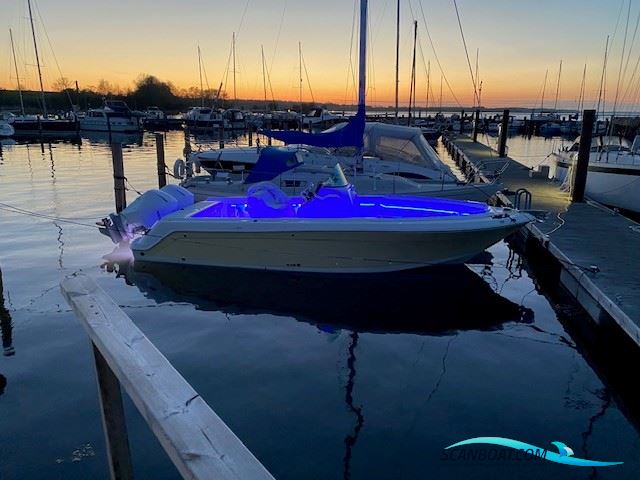Robalo R260