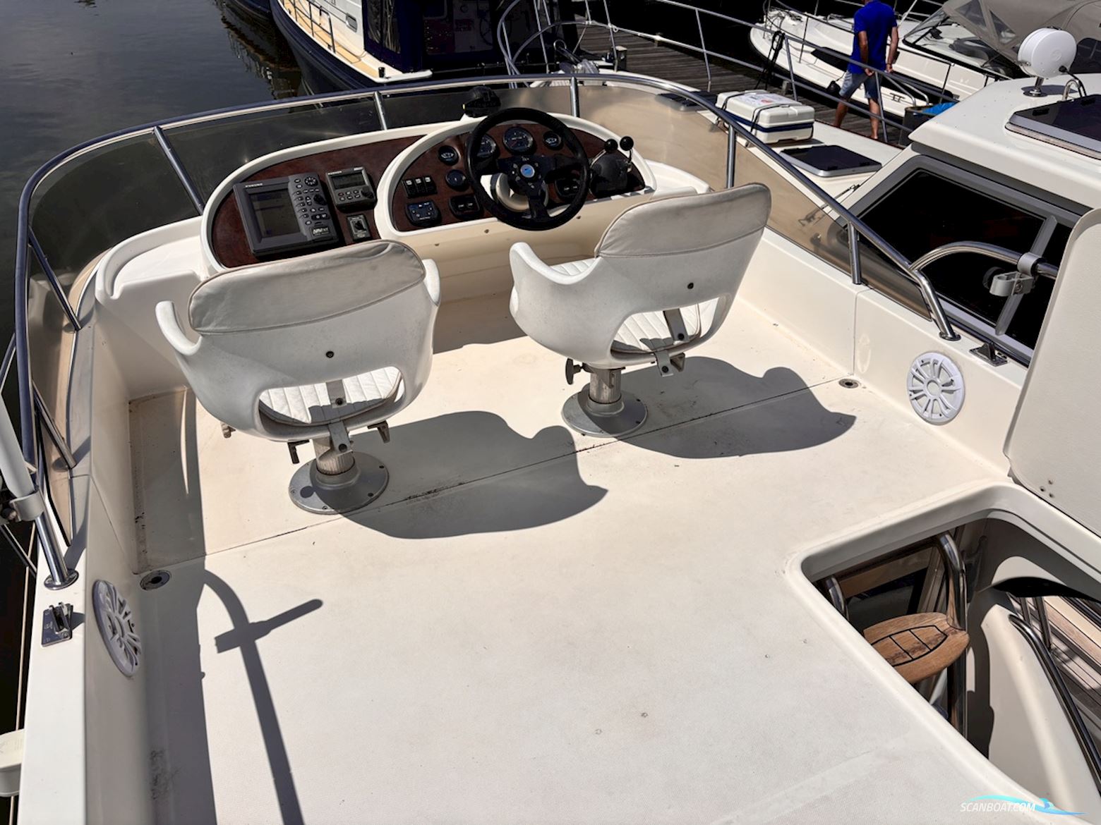Rodman 30 Cruiser Flybridge