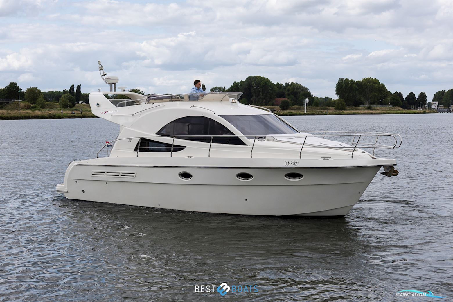 Rodman R-38 Motorboten 2002, met Volvo Penta Produceert Dieselmotoren Die Bekendstaan om Hun Kracht, Duurzaamheid en Efficiënt Brandstofverbruik. Ze Worden Veel Gebruikt in de Plezie motor, The Netherlands