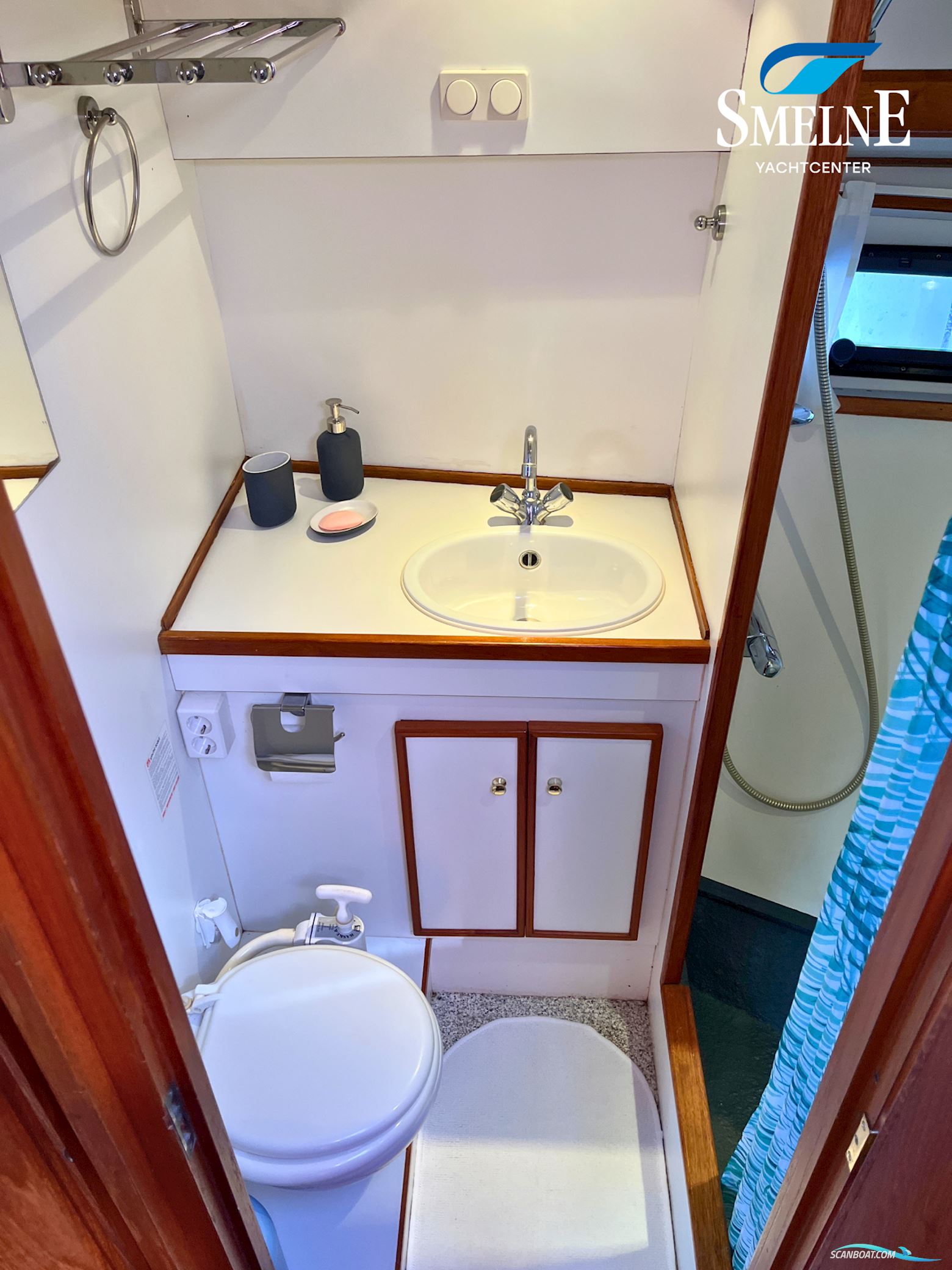 Roukema Explorer 44