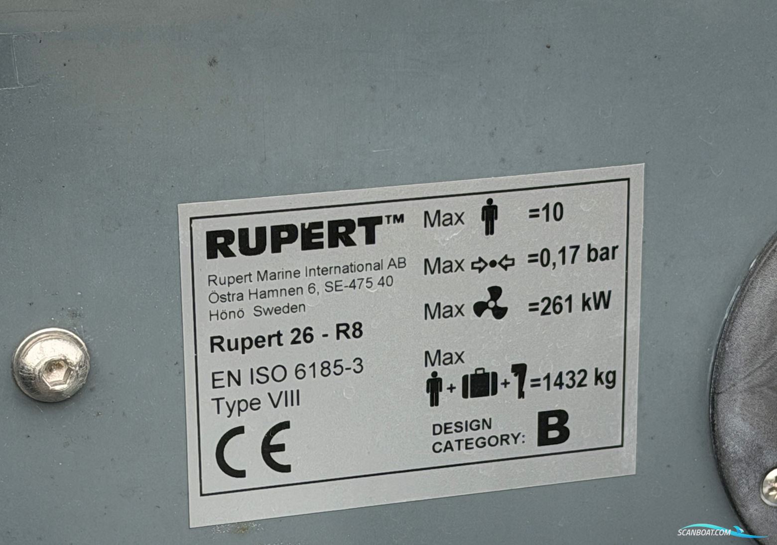 Rupert R8
