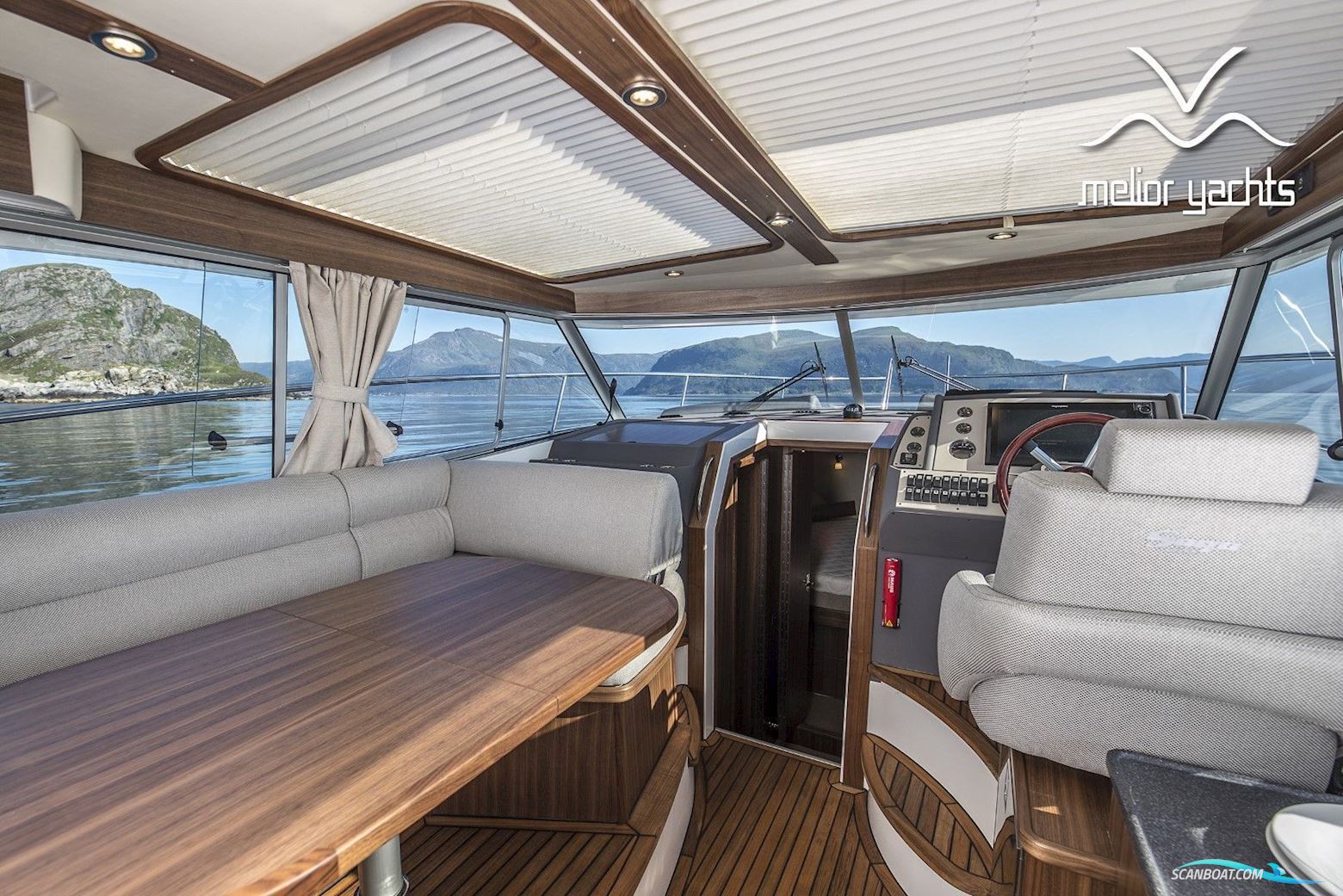 Saga 385 - Edition Walnut Interior