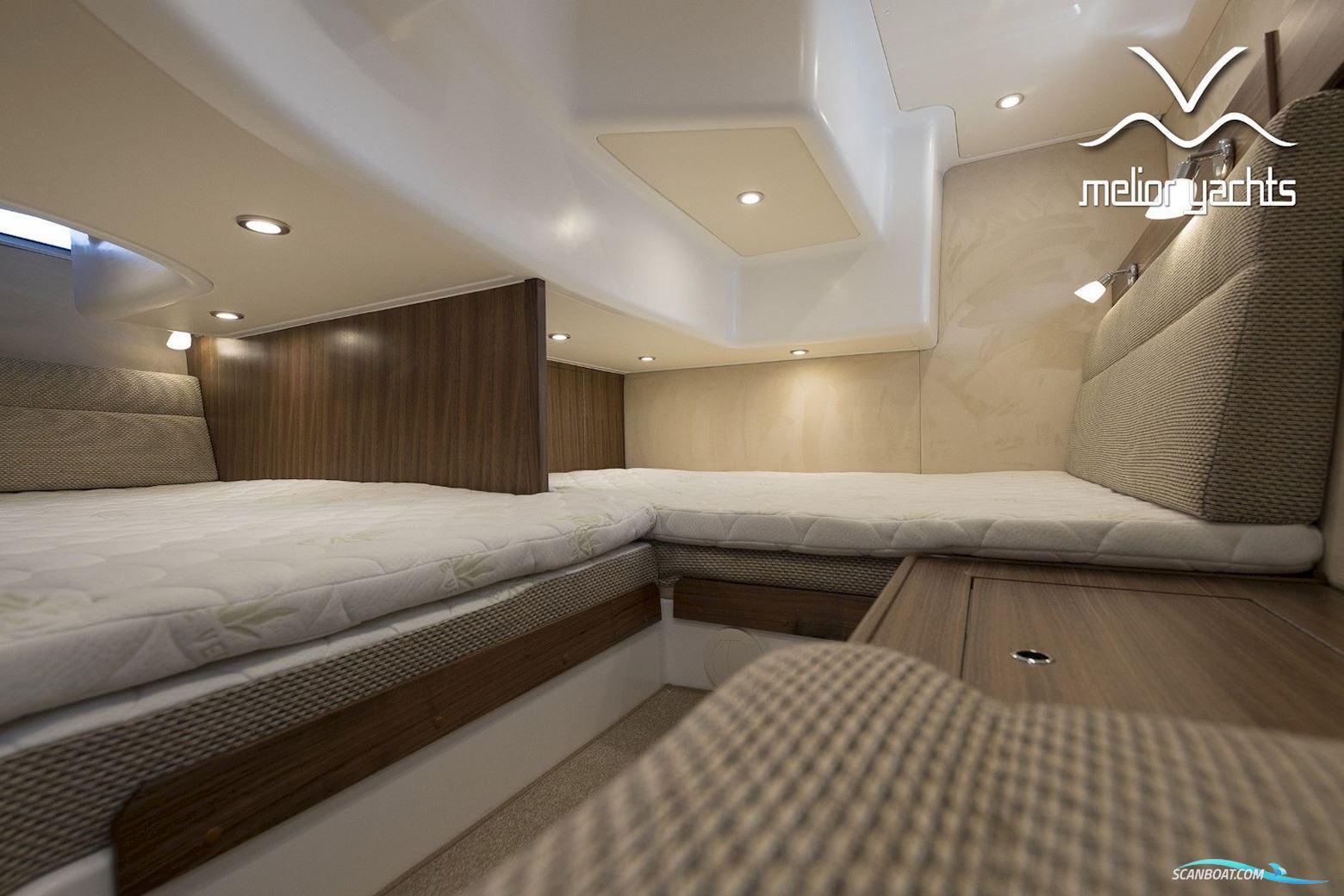 Saga 385 - Edition Walnut Interior