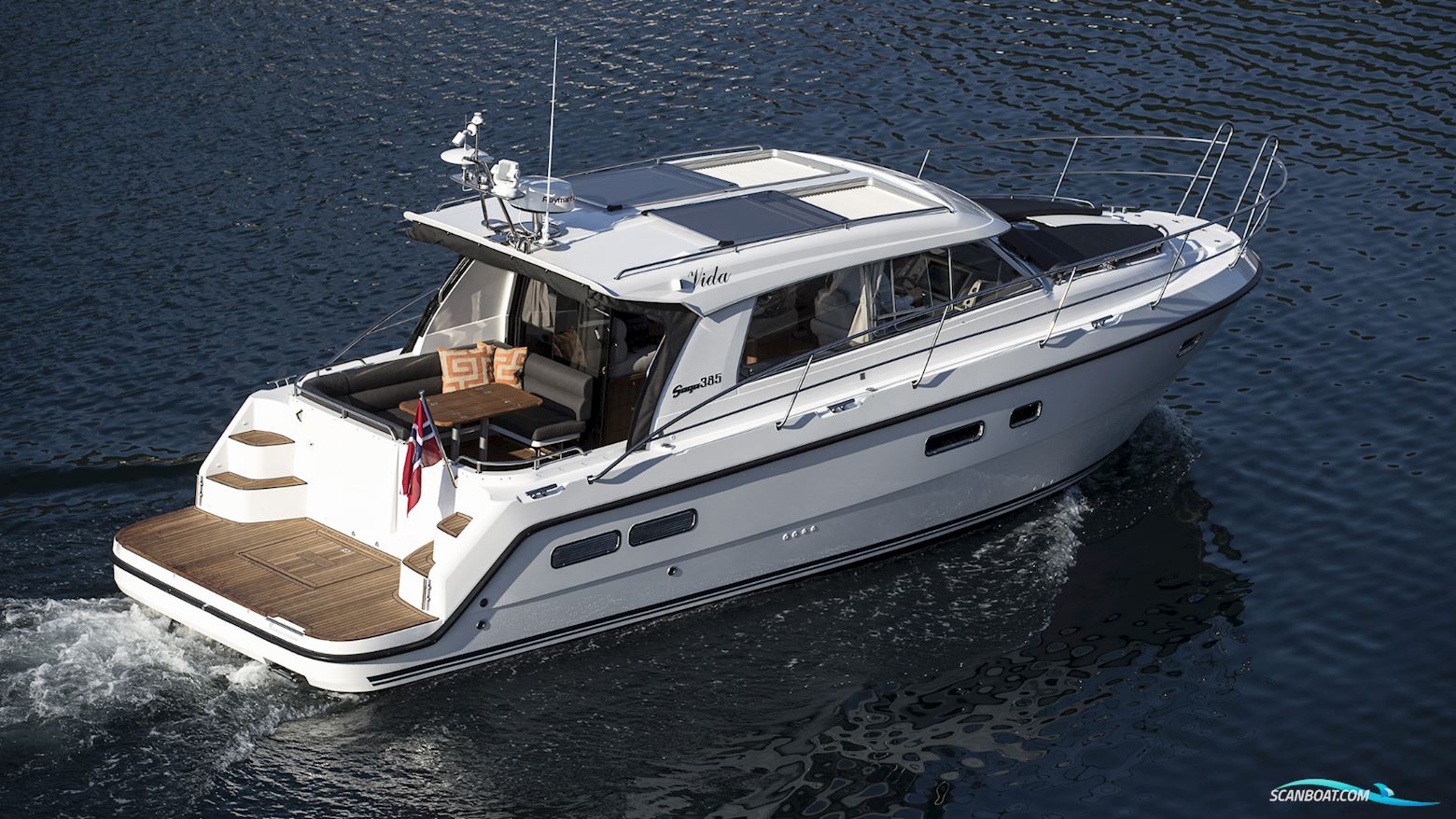 SAGA 385 