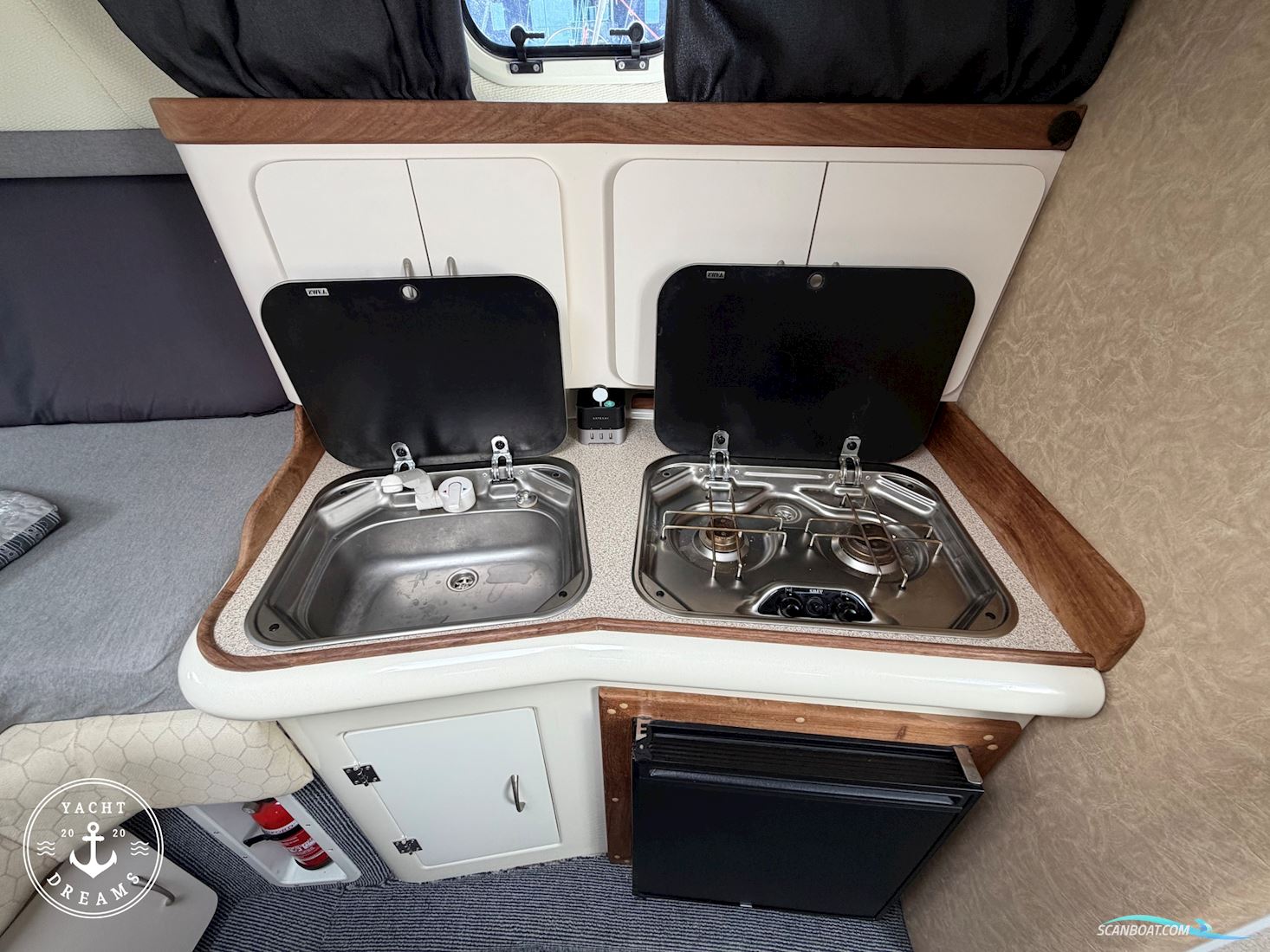 Sanboat Cuddy 980