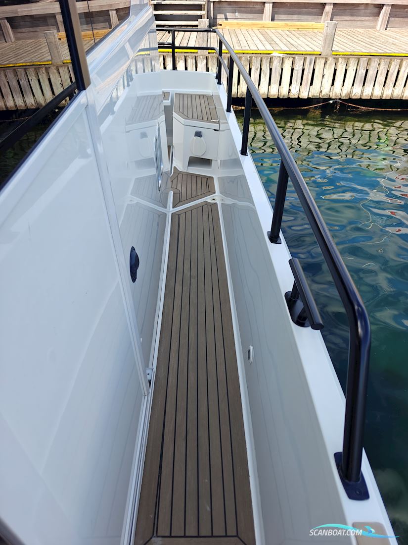 Sargo 33 Explorer