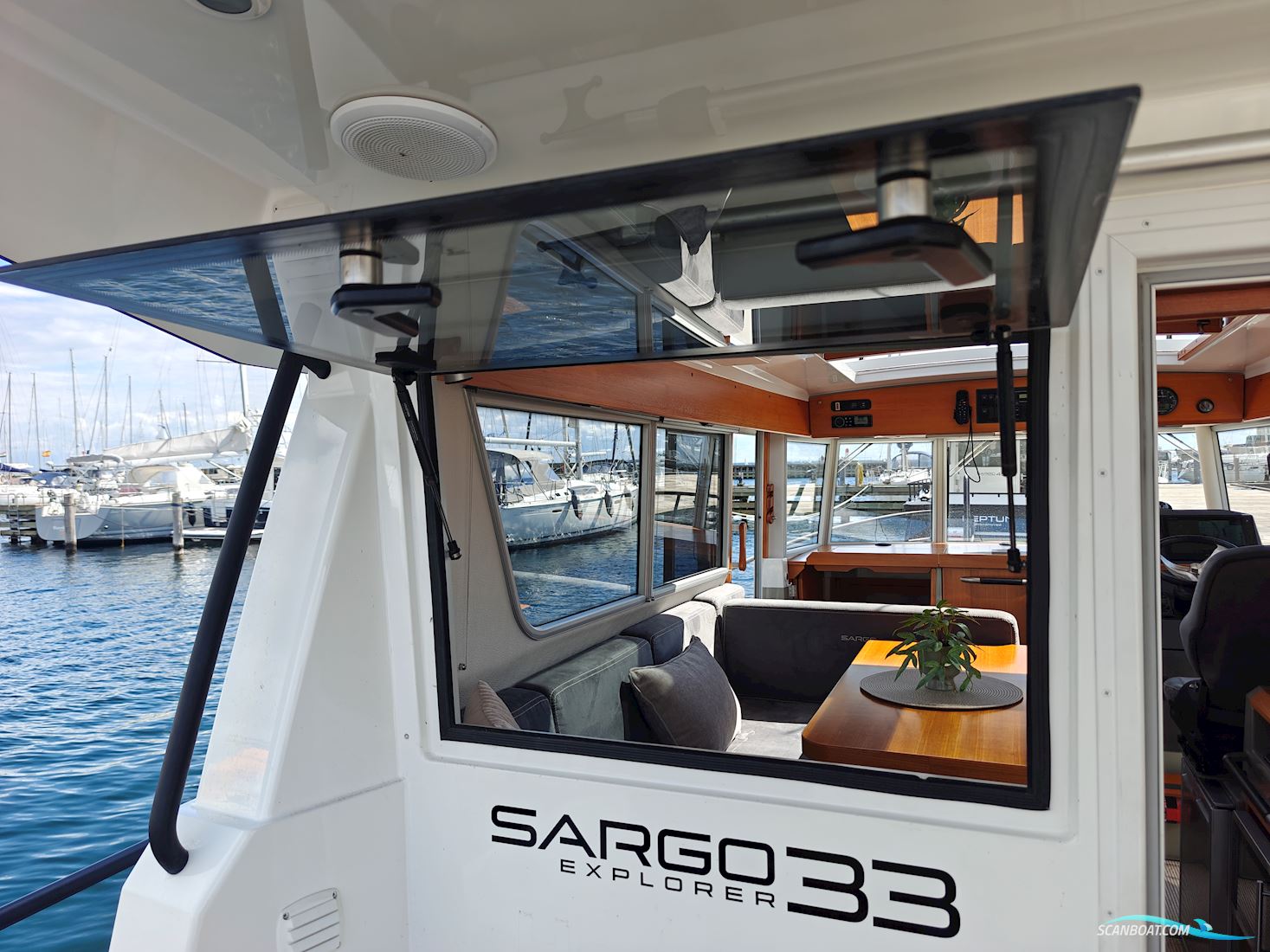 Sargo 33 Explorer