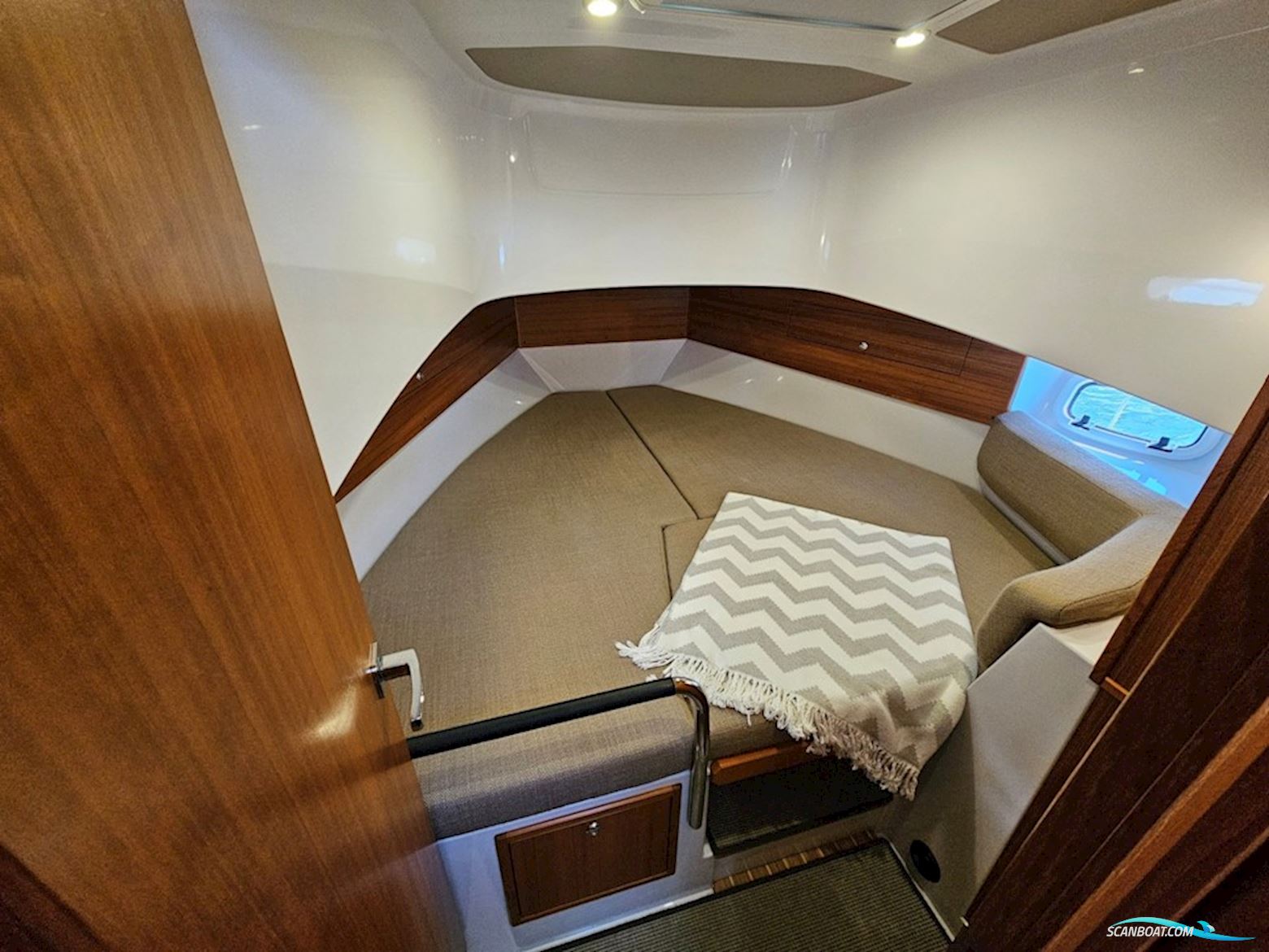 Sargo 33 Explorer